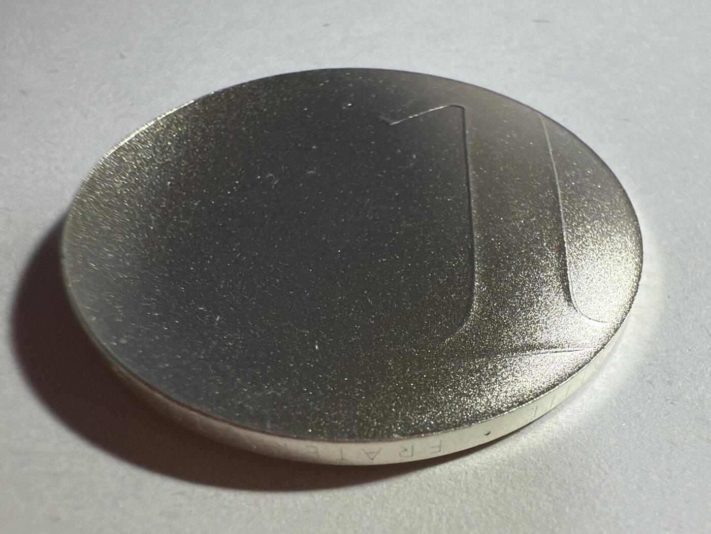 S&S Numismatic世界钱币-拍卖 第114期  获奖币*法国2001年 最后的法郎 1法郎波浪形纪念银币 裸币无包装