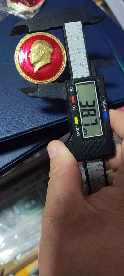 毛主席像章拍场，都是部队章 🔥🔥🔥🔥毛主席像章，38.7毫米，背面有铭文：7213部队