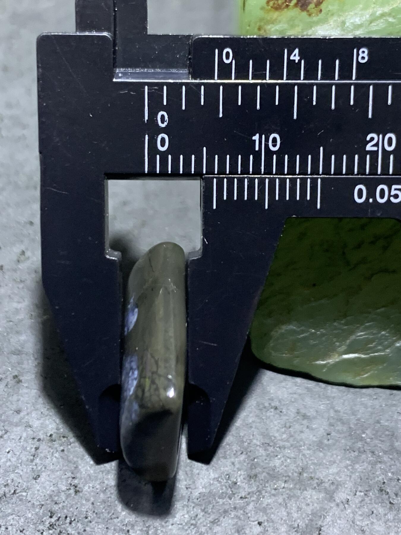 冰透高玉化草花纹黑玛瑙通货戒面一个