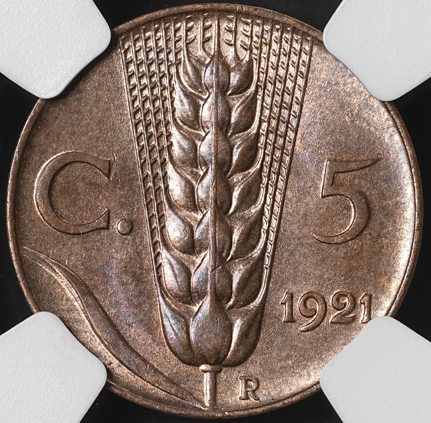 修遠堂世界钱币第五十八期 NGC评级 1921年意大利5，10分铜币各一枚