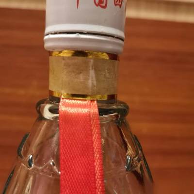 玻璃空花瓶摆件老瓶2002年的品相罕见完好如图。 - 玻璃空花瓶摆件老瓶2002年的品相罕见完好如图。