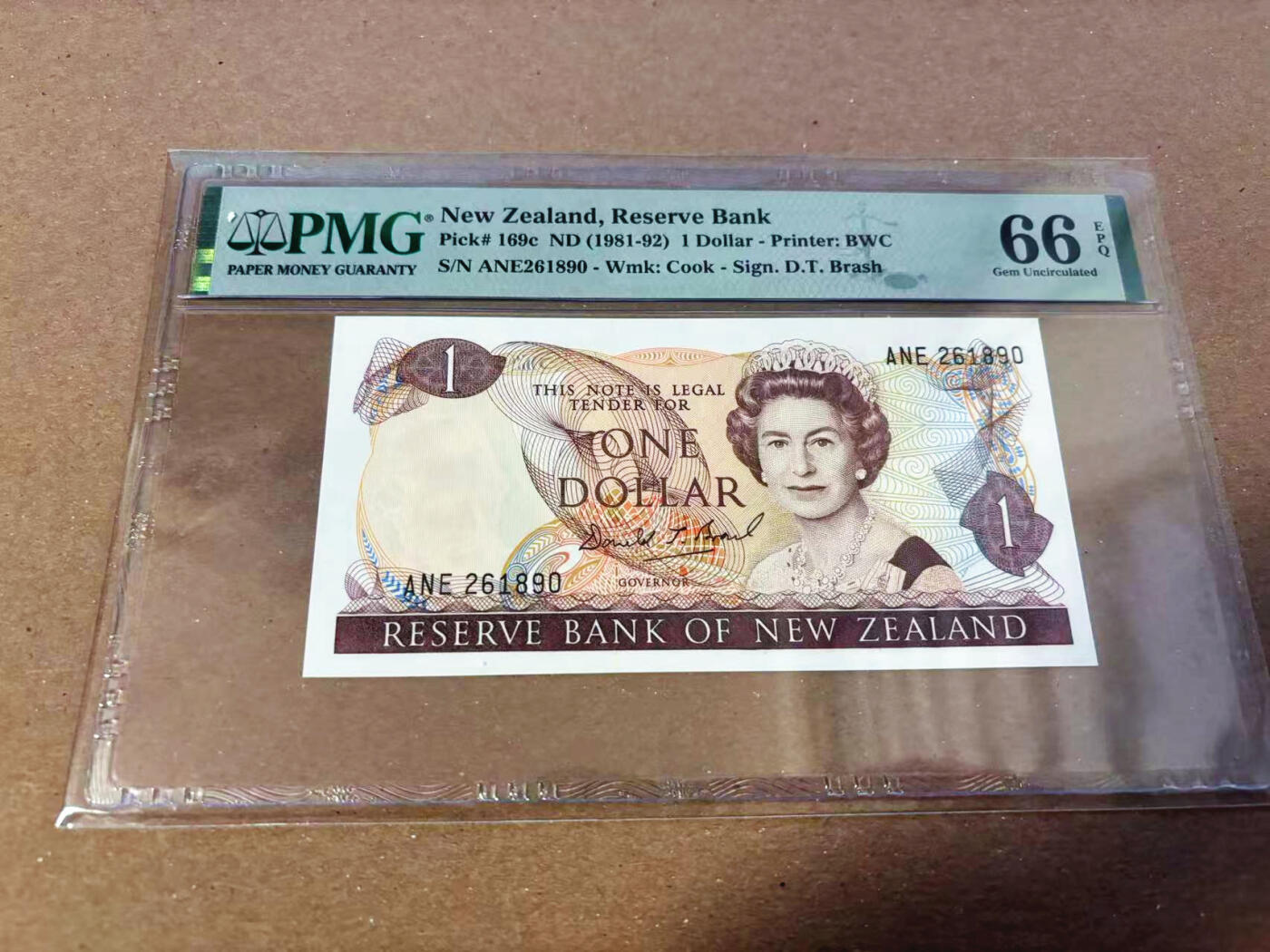 【Blue Auction】✨世界纸币精拍第622期【精】 【无47】新西兰 1981-92年1元 花冠女王 PMG66EPQ 