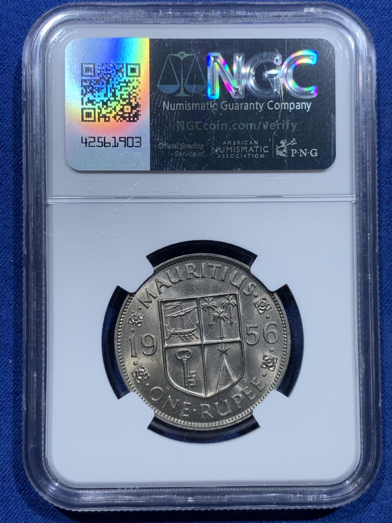《竞宝斋》第356场 周日，周一  2场连拍 （全场包邮） NGC MS63 毛里求斯1956年1卢比 两面转光 绝对低评了 非常少见的品种 MS品相不易 国徽非常有特色 喜欢英属的不要错过了