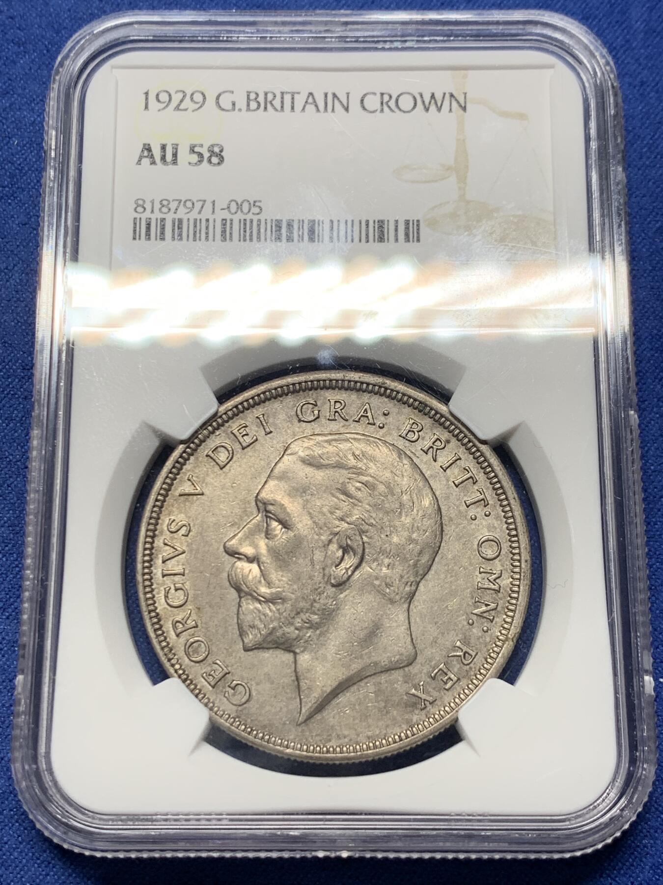 《竞宝斋》第356场 周日，周一  2场连拍 （全场包邮） NGC AU58 英国1929年乔治五世花冠银币，发行量仅为4994枚，币面包浆自然，状态俱佳，市面上卖一枚少一枚，英系迷们且藏且珍惜