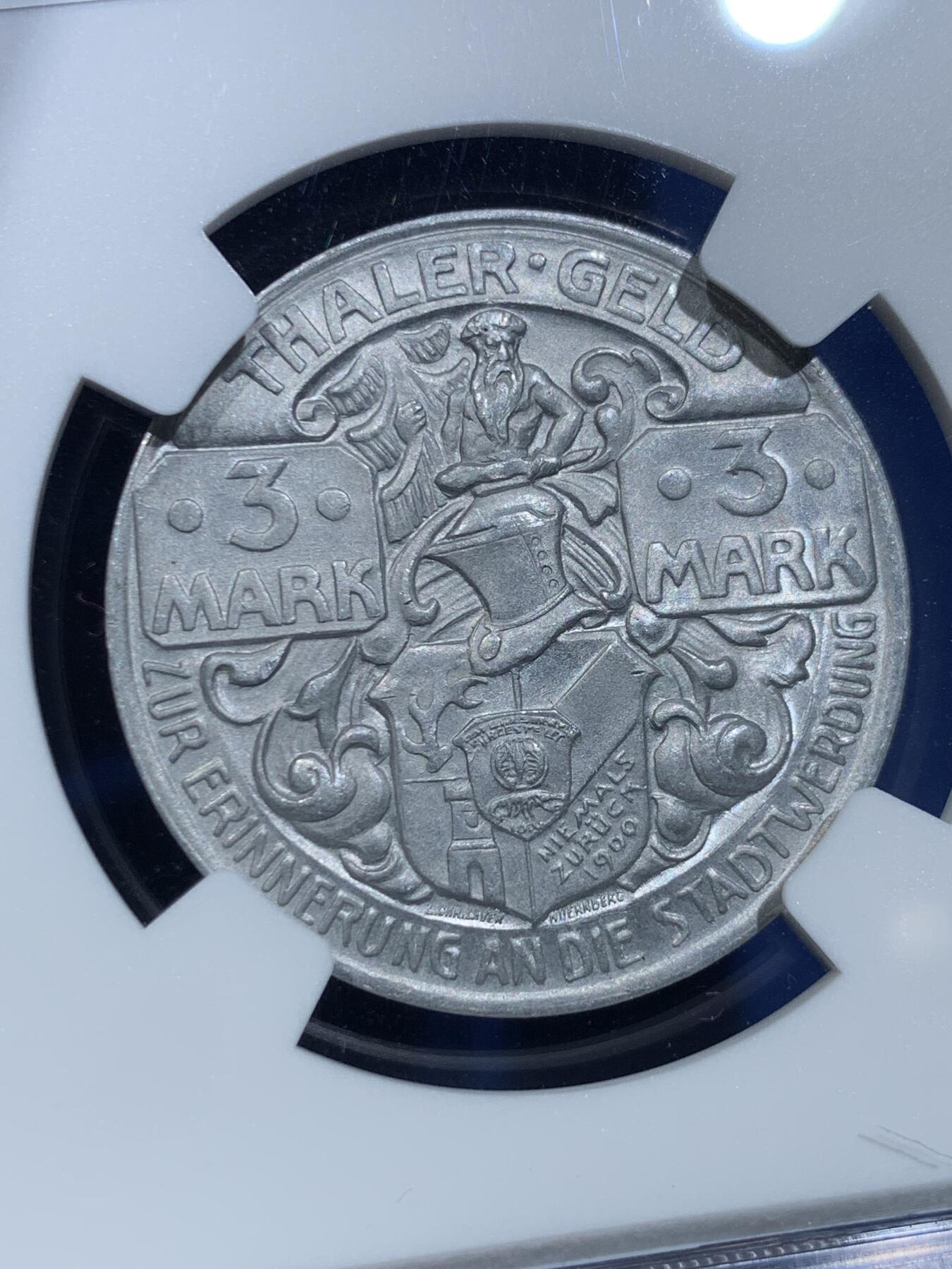 《竞宝斋》第356场 周日，周一  2场连拍 （全场包邮） NGC MS65 德国1921年塔勒哈兹猎人3马克紧急状态币，俗称德紧马剑，设计精美繁复，游猎的力量与敏捷跃然币上。1921年德国处于魏玛共和国初期，正经历一战后的经济衰退和通货膨胀，政府为应对现金短缺，发行了紧急货币（Notgeld）。