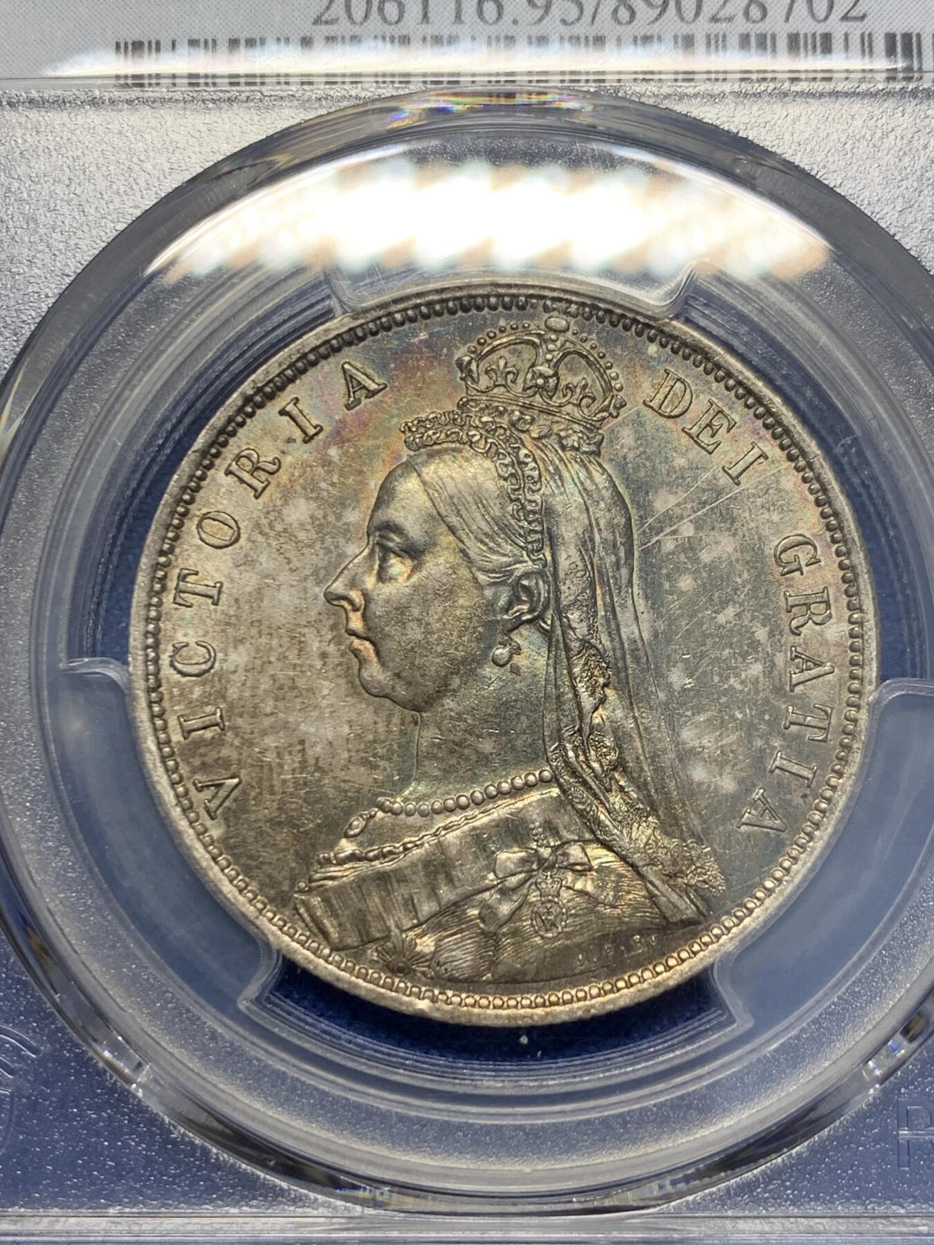 《竞宝斋》第356场 周日，周一  2场连拍 （全场包邮） NGC UNC 英国 1887年 维多利亚高冠半克朗大银币 通体五彩斑斓 细节高点具在 细节见图