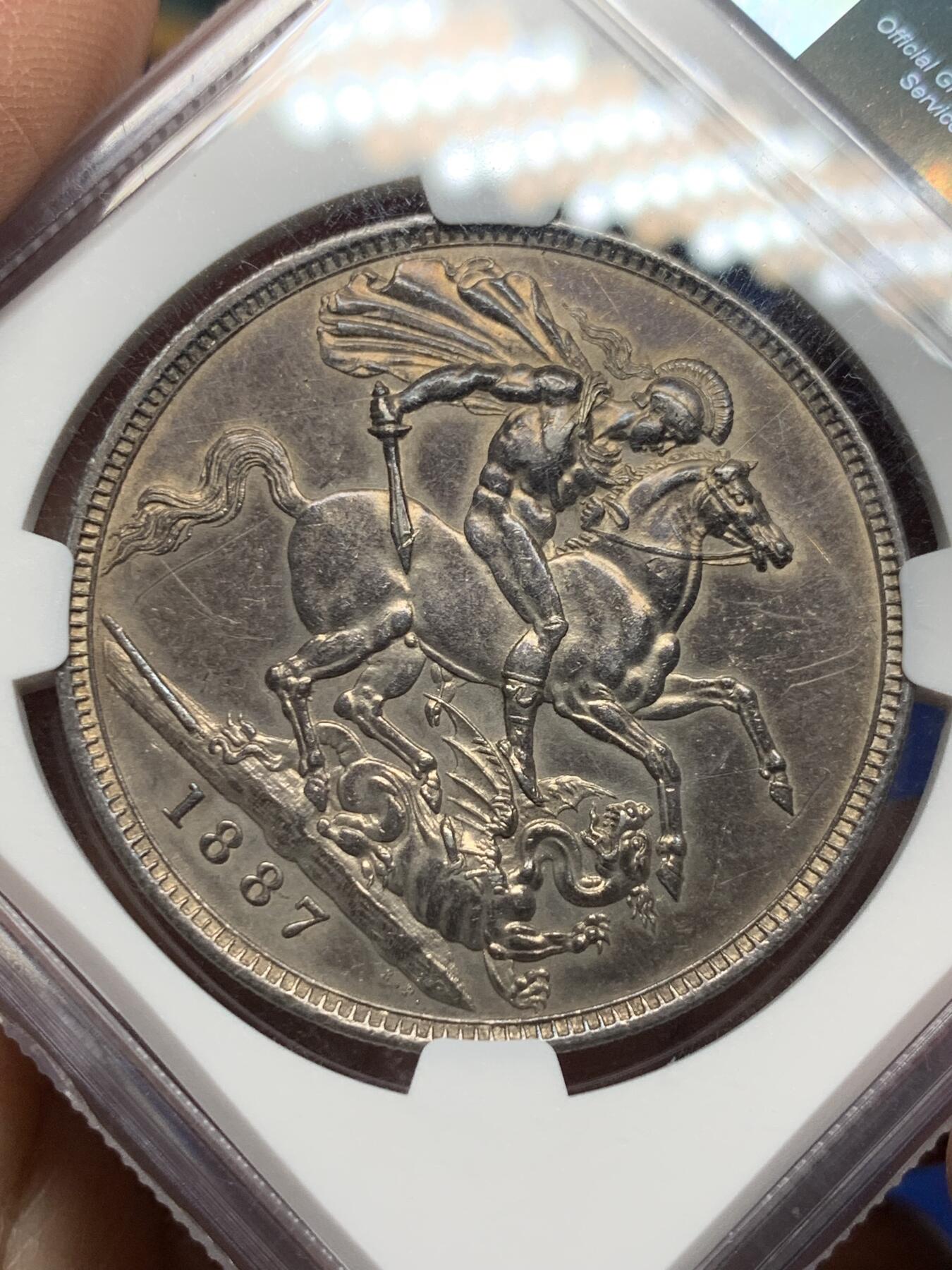 《竞宝斋》第356场 周日，周一  2场连拍 （全场包邮） NGC AUD 英国1887年高冠马剑1克朗银币
