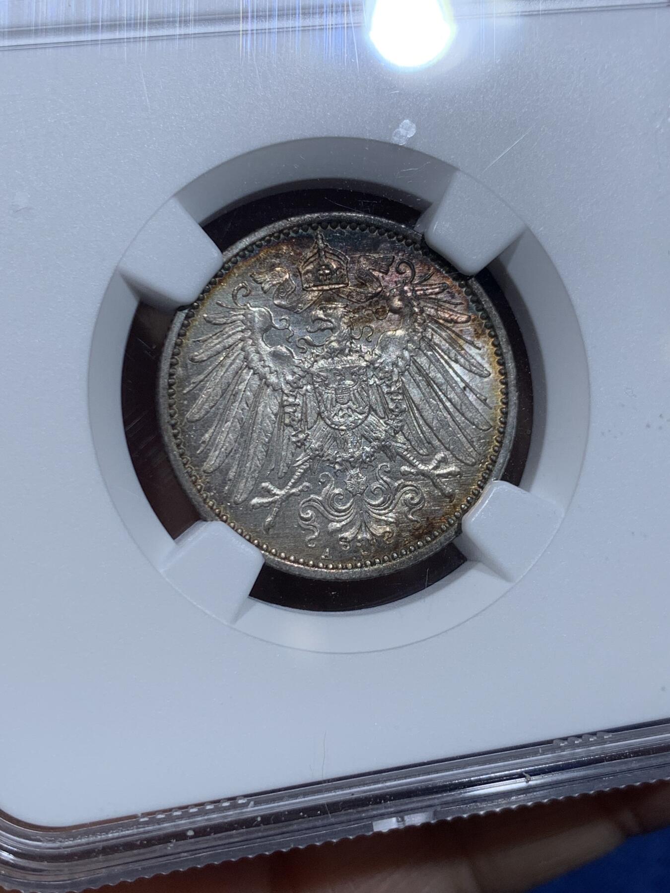 《竞宝斋》第356场 周日，周一  2场连拍 （全场包邮） NGC MS62 德国1915年1马克 双面环绕淡彩十分美丽