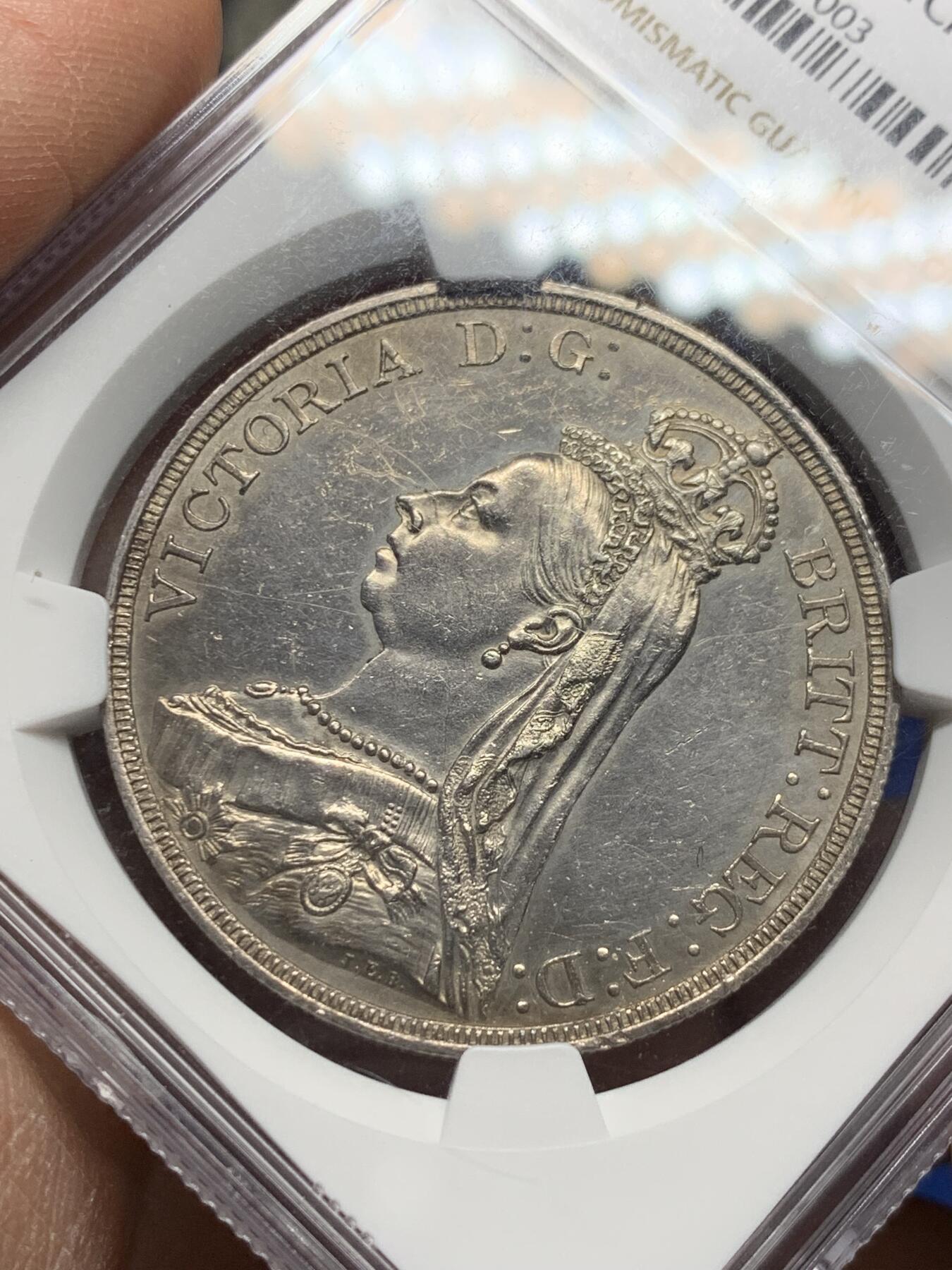 《竞宝斋》第356场 周日，周一  2场连拍 （全场包邮） NGC AUD 英国1887年高冠马剑1克朗银币