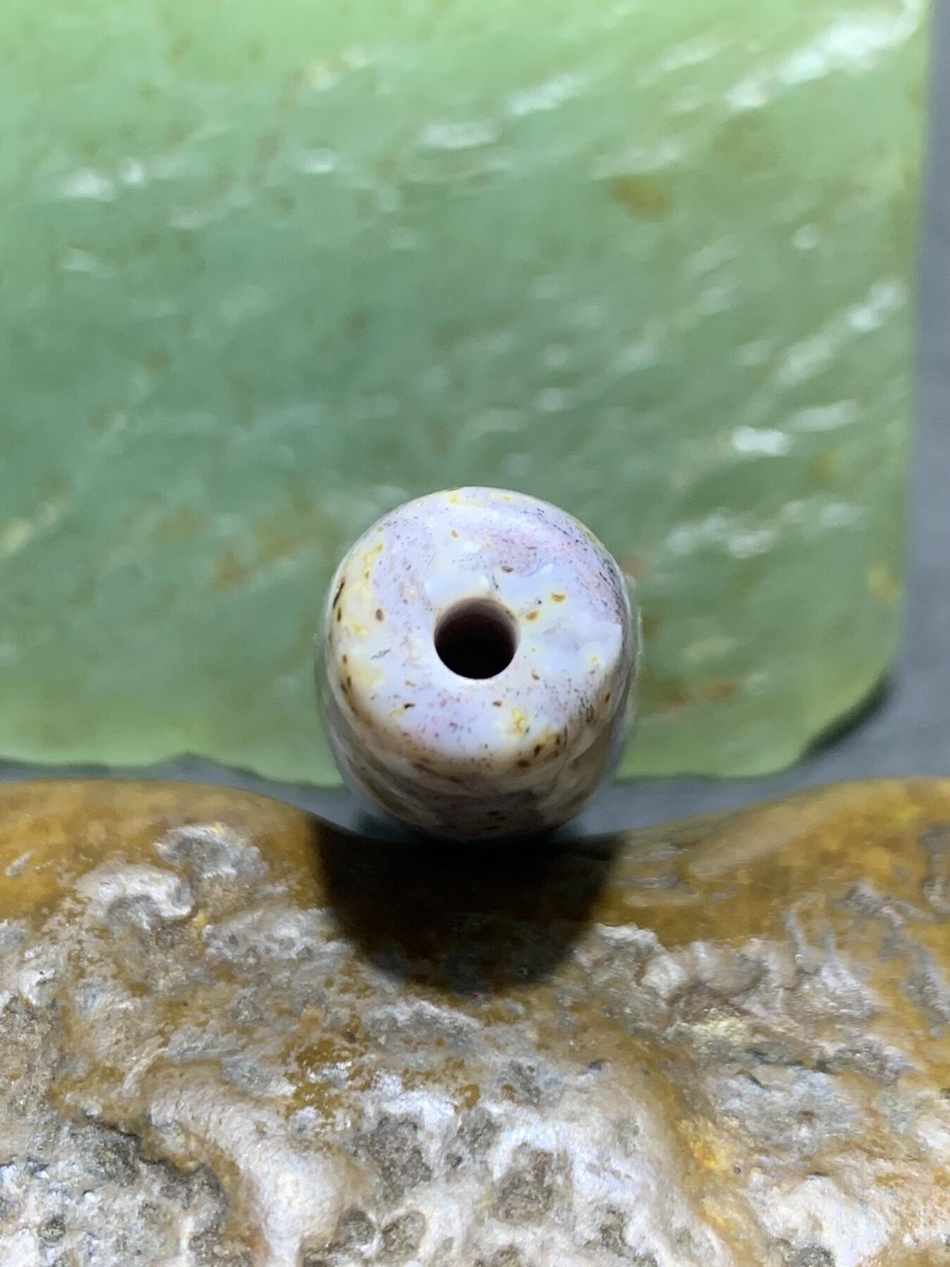 精品藏传象雄朱砂九眼天珠一颗，，