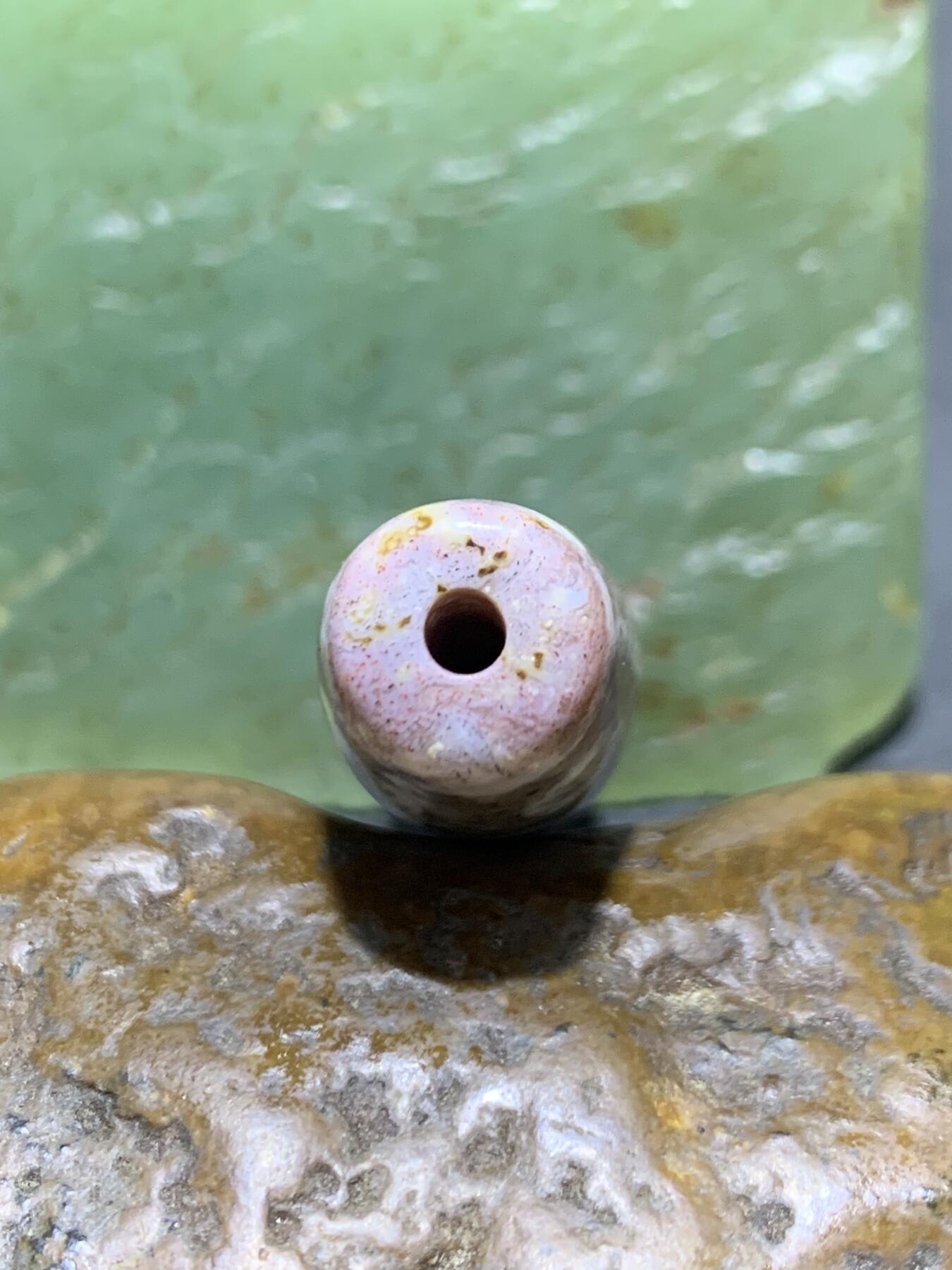 精品藏传象雄朱砂九眼天珠一颗，，