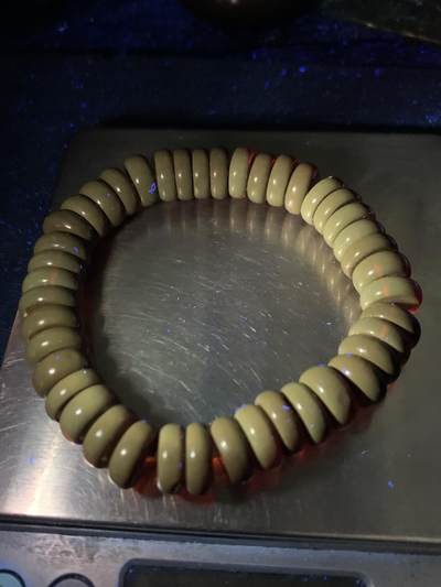 乌克兰血珀随形隔片手串一条 乌克兰血珀随形隔片手串一条