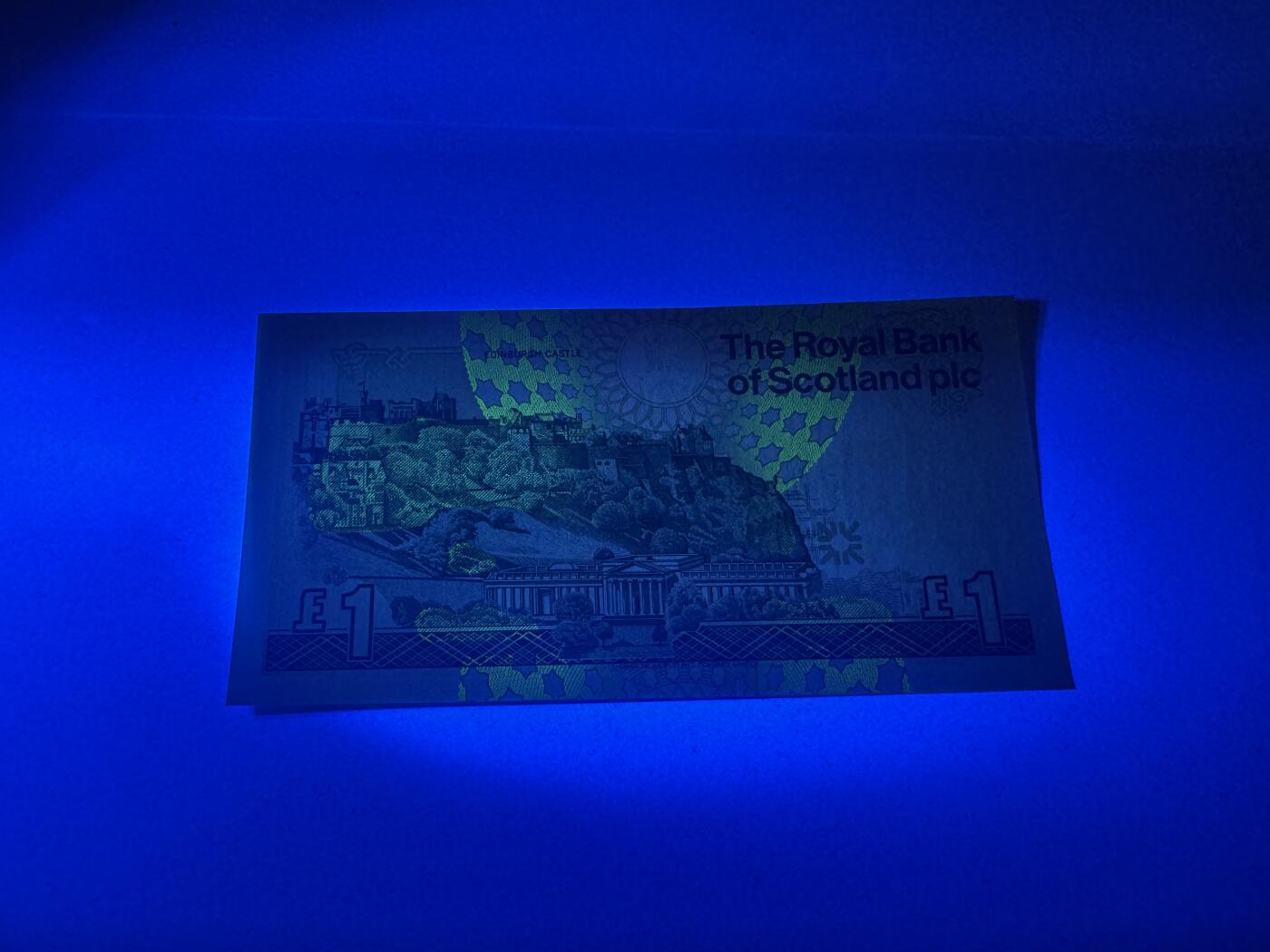 大中华拍卖第772期 苏格兰皇家银行011豹子号 C/92933888 绝品