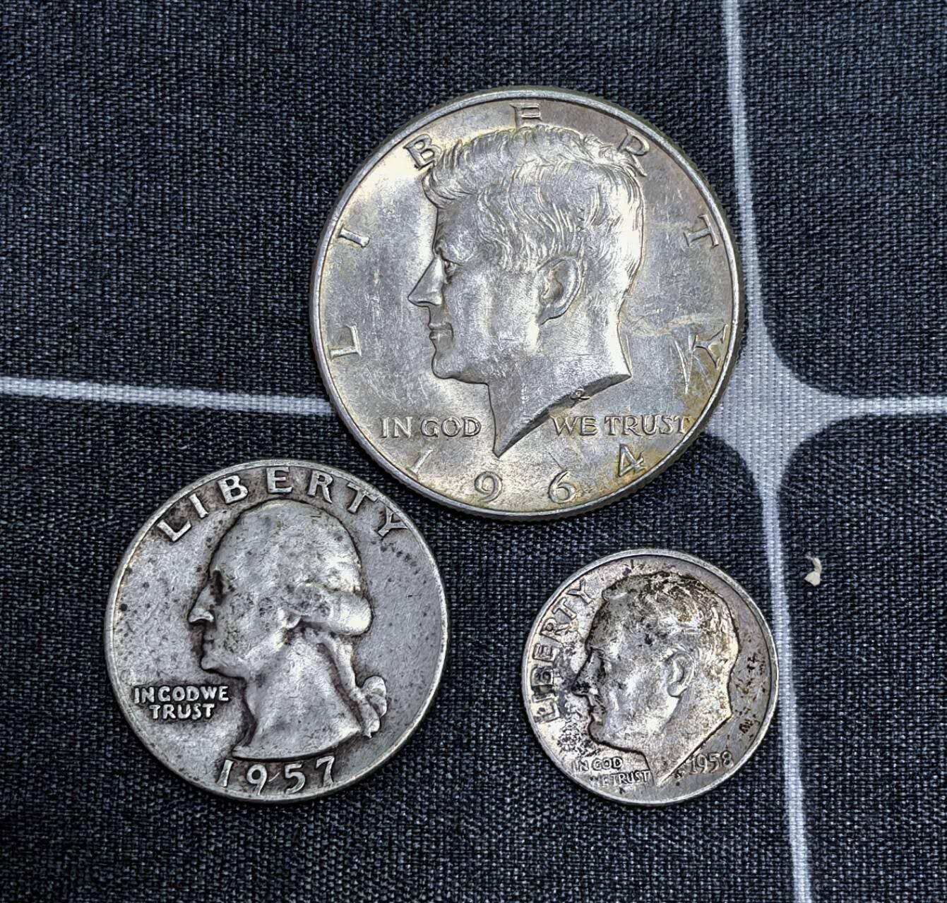 北京马甸外国币专卖第135期，外国币专场，陆续上拍，欢迎关注 美国高银版半美元，25分，10分银币3枚