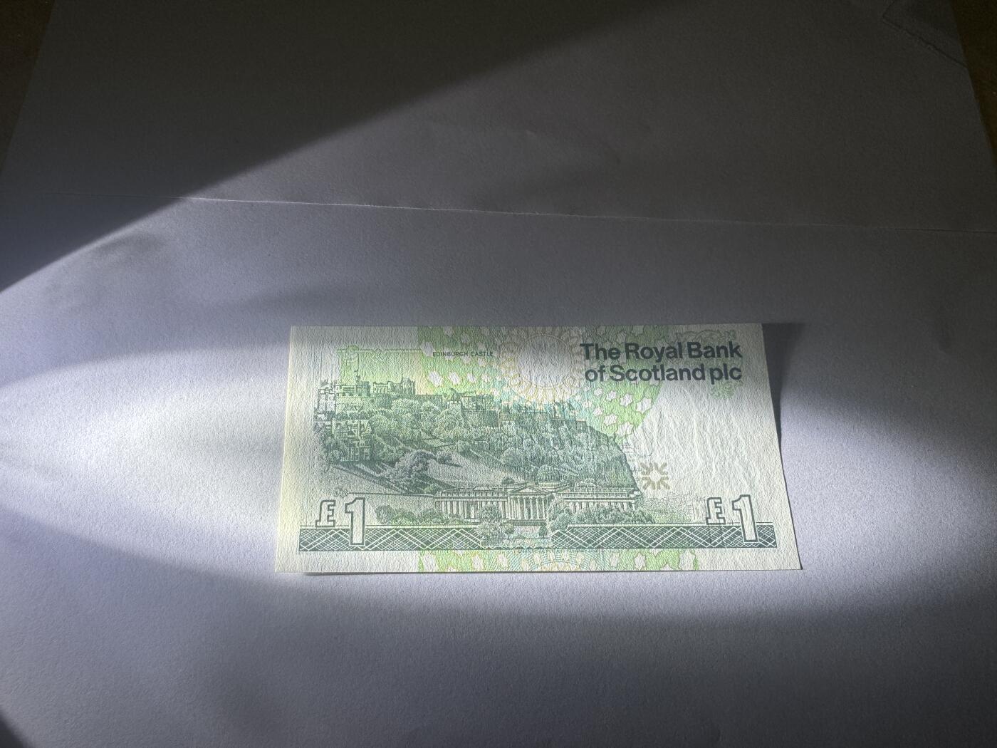 大中华拍卖第772期 苏格兰皇家银行011豹子号 C/92933888 绝品