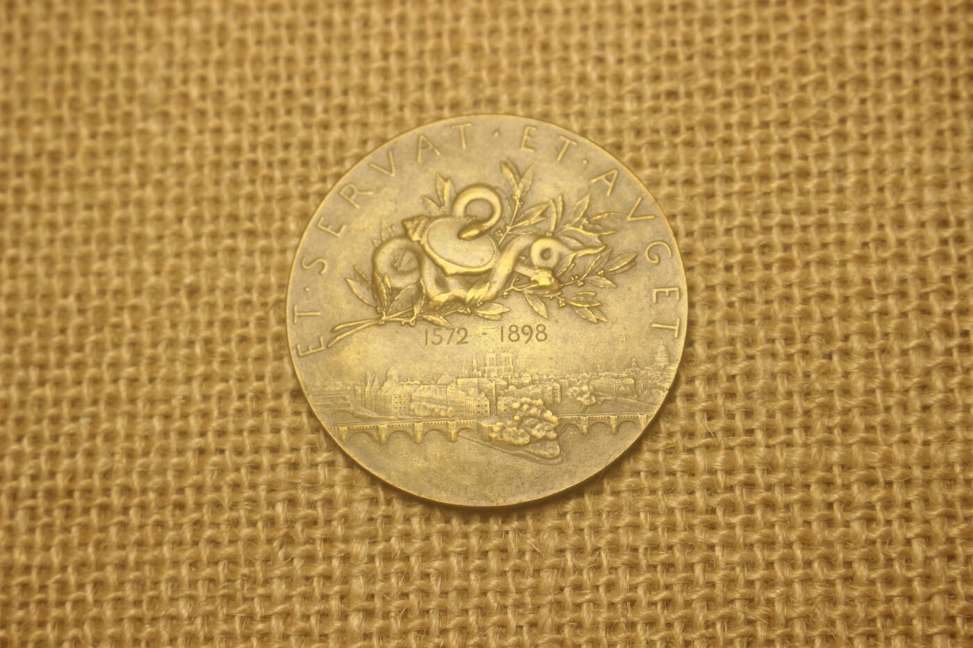 2025.3.1英法主题小拍卖 法国1898年巴黎股票证券经纪人纪念章，铜质，直径约4厘米，侧边铭手指CUIVRE，近库存品相