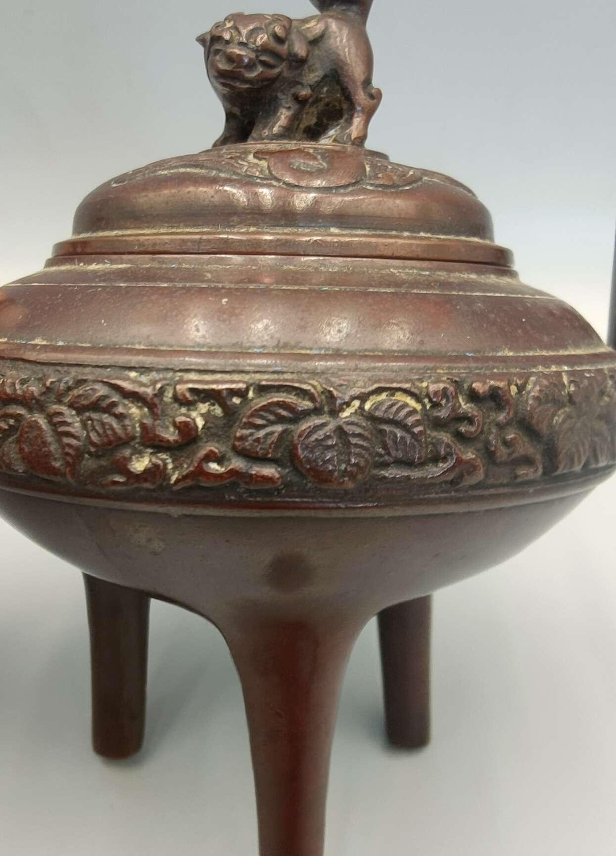 杂项专场 立耳铜叶纹狮摘铜香炉