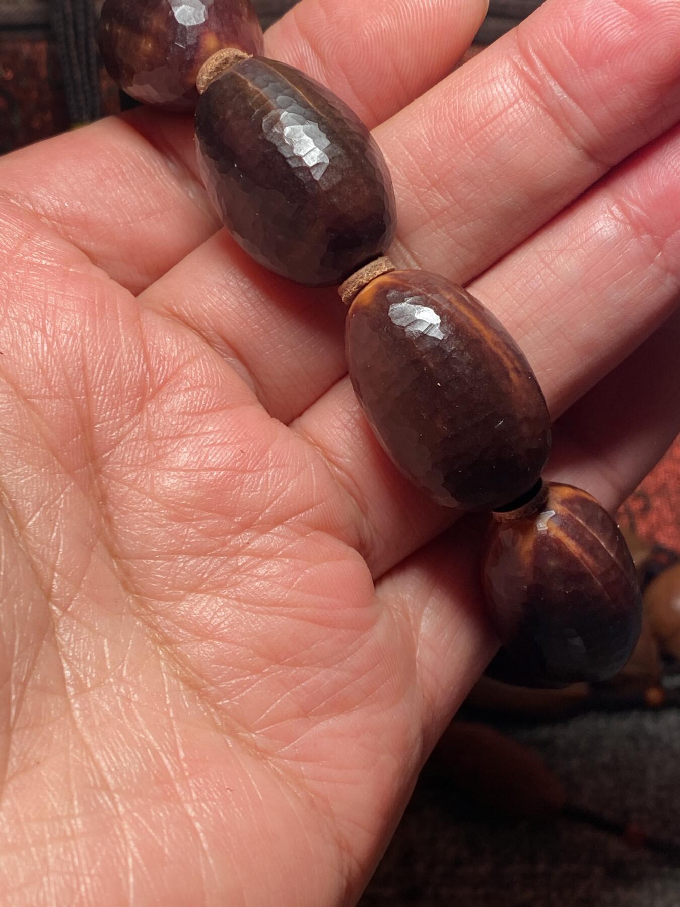 福利苏工核雕纯手工雕刻，天然紫核钻面手串，6年老籽立体感十足尺寸1。8x2.7稀缺串喜欢的来价格不贵