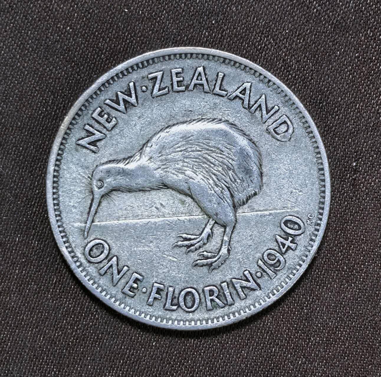 北京马甸外国币专卖第135期，外国币专场，陆续上拍，欢迎关注 非常稀少年份1940年克劳斯目录标价很高（如图）新西兰1福林银币