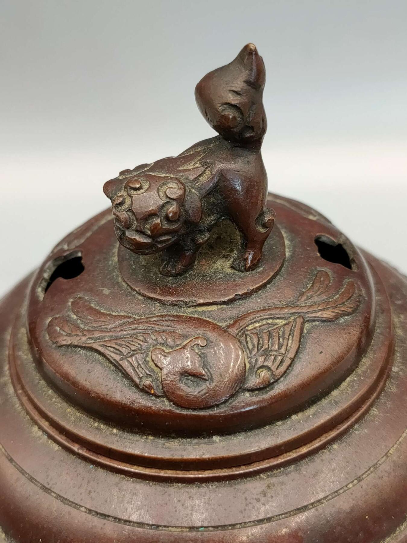 杂项专场 立耳铜叶纹狮摘铜香炉