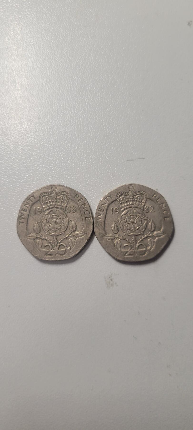 2025第七期 英国20分两枚，两种版别