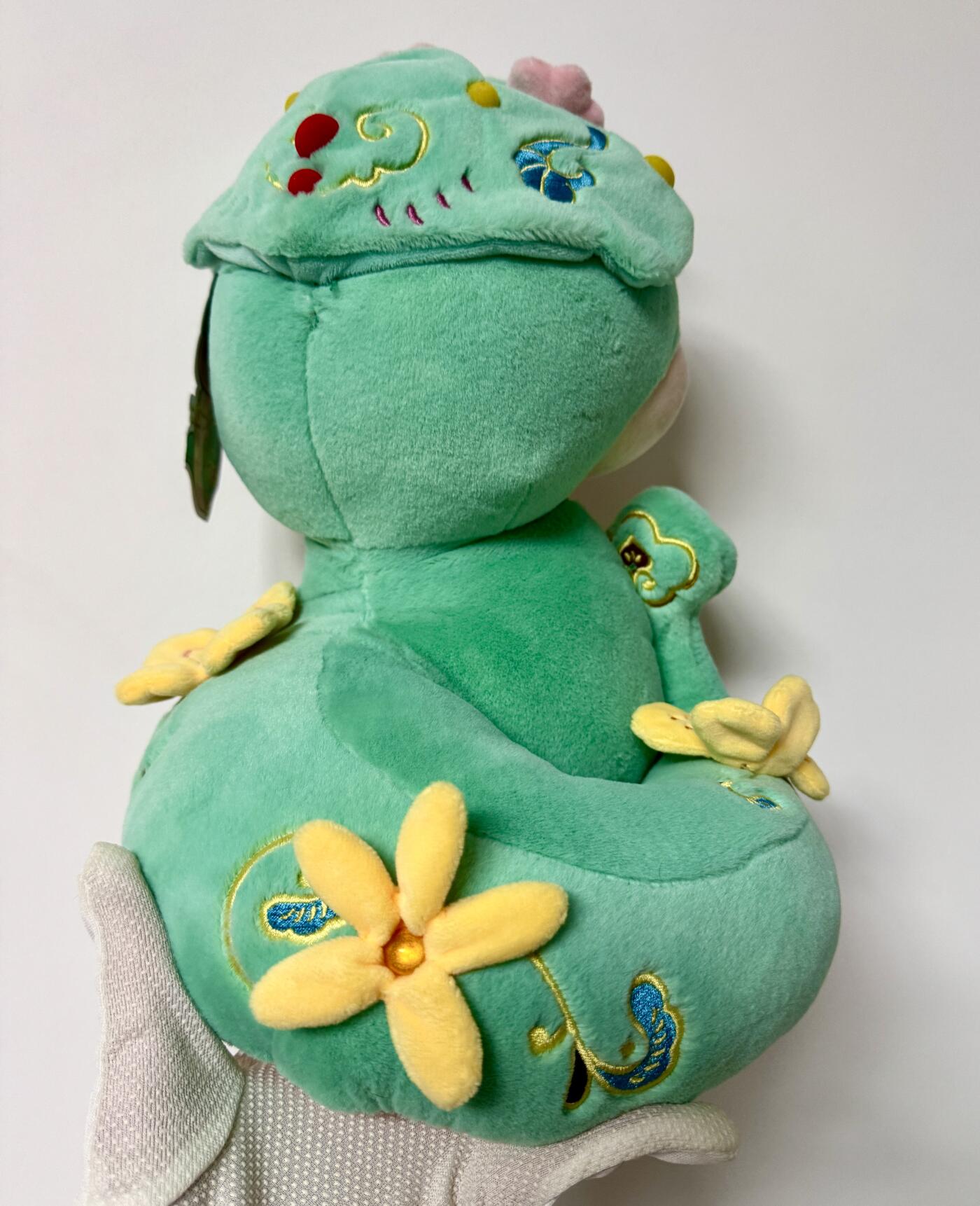 零元拍： 2025中央广播电视总台乙巳蛇年春节联欢晚会总导演于蕾签名总台春晚官方吉祥物巳升升毛绒公仔