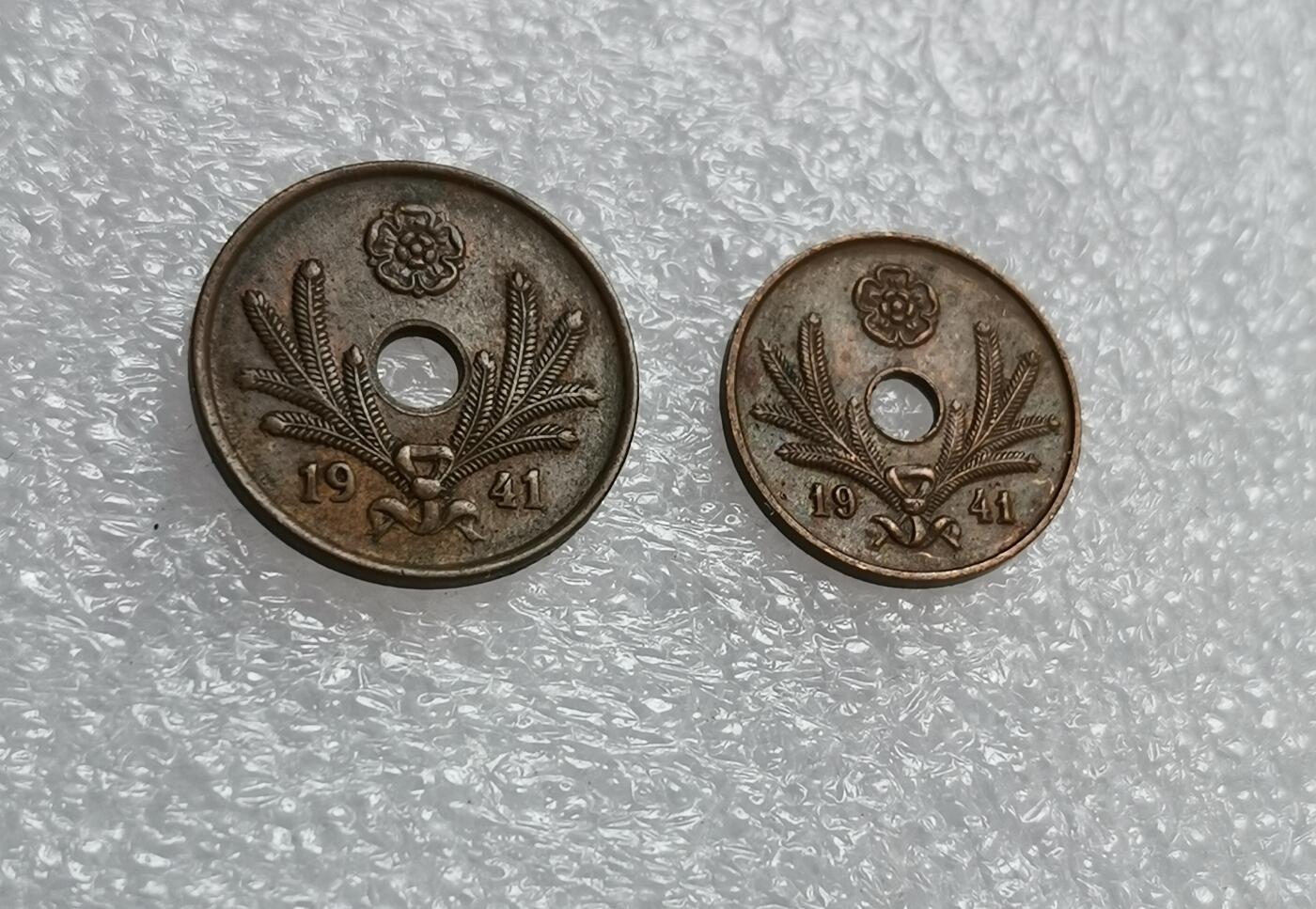 瓶子🏺第179期拍卖会  1941年芬兰5-10盆尼一对