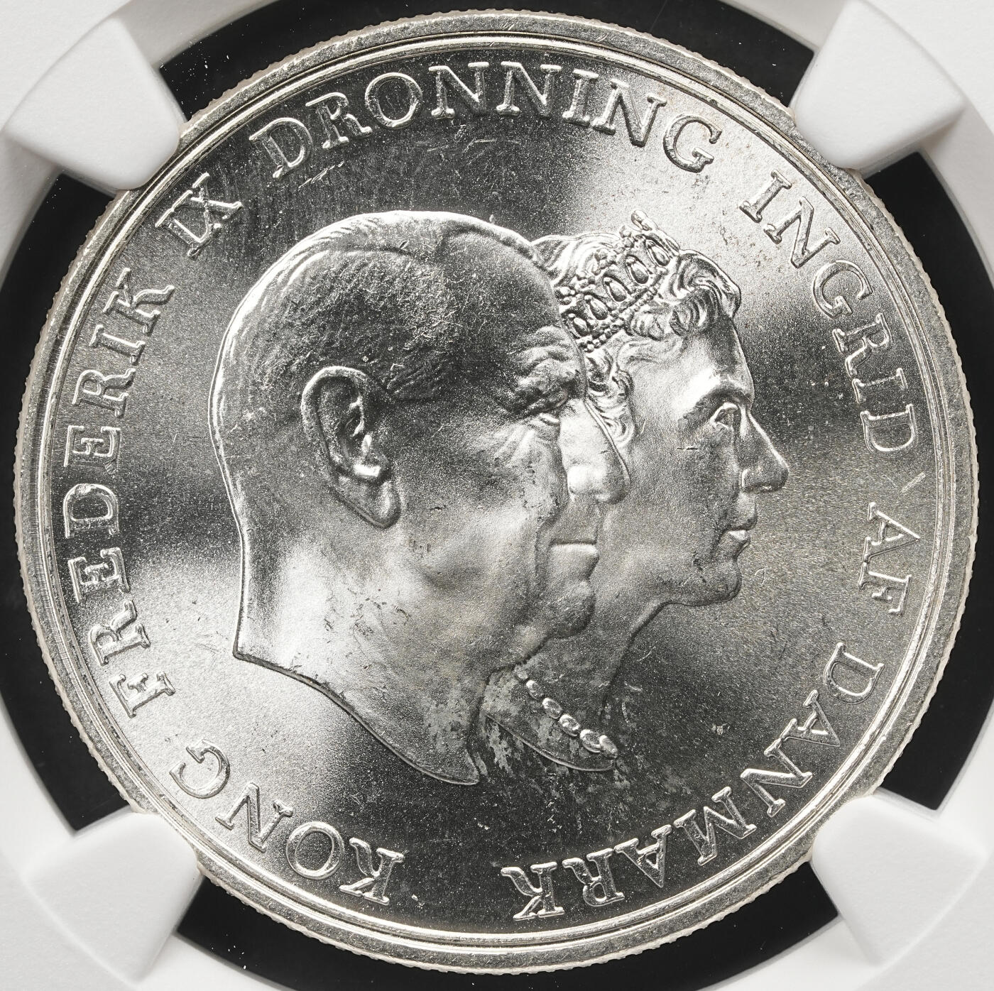 修遠堂世界钱币第五十九期 NGC MS65 1960年丹麦国王银婚纪念5克朗银币
