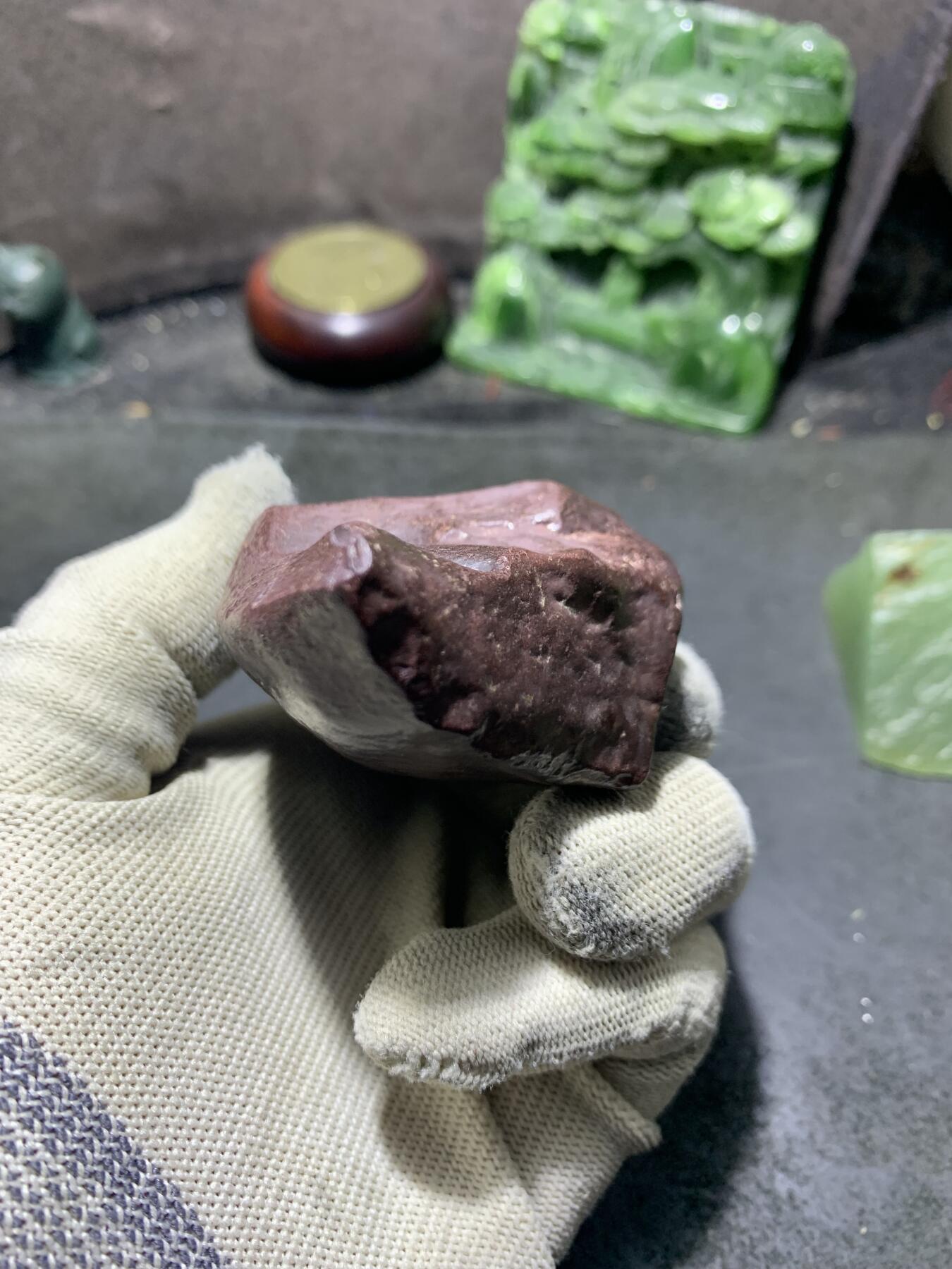 放福利，精美新疆红皮泥石原石把件（镇纸，摆件）一块，