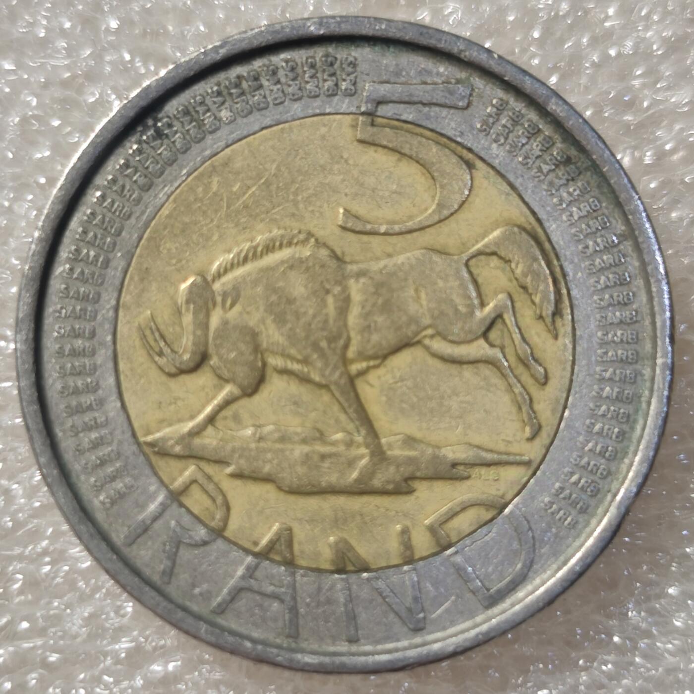 泉币菌-第3场-中外散币乐园 南非2004年5兰特硬币 双金属币角马 