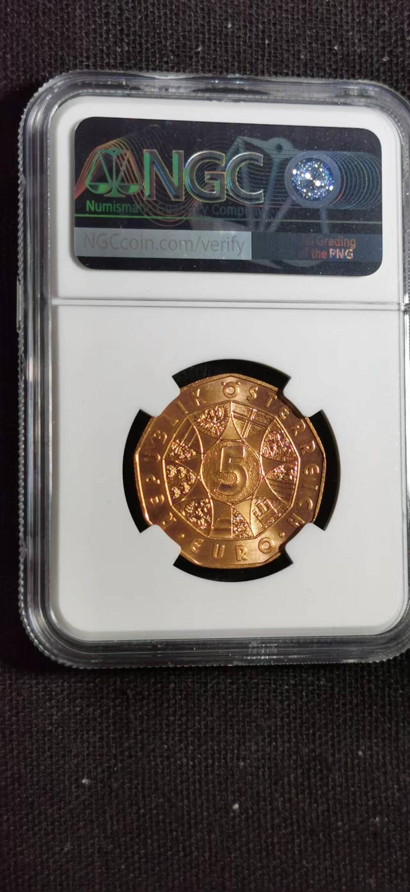 刘世昌艺术品销售中心～虎踞龙蟠*金杨在线联拍群第516期 奥地利2012年“奥地利音乐之友协会成立200周年”5欧元纪念铜币（NGC   MS69RD   串号：6415595-020）1枚。