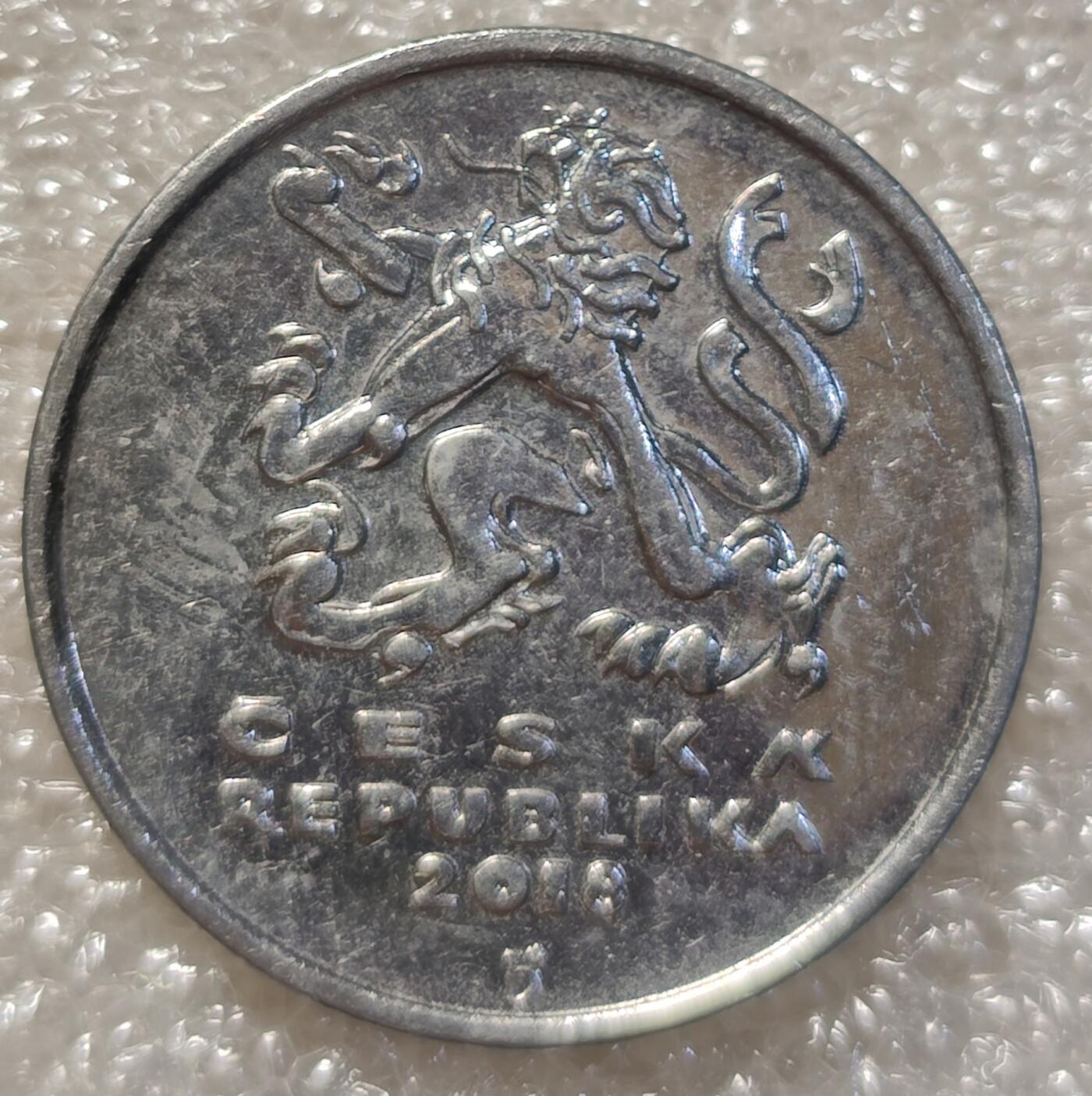 泉币菌-第3场-中外散币乐园 捷克5克朗不锈钢硬币 双尾雄狮 