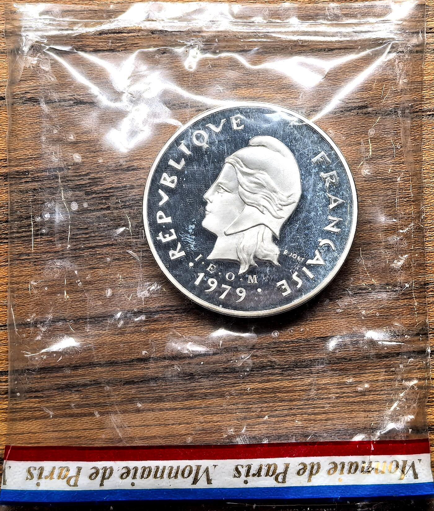 凡希社世界钱币微拍第二百九十八期 1979法属波利尼西亚100法郎piedfort加厚银样币，巴黎原厂塑封。
