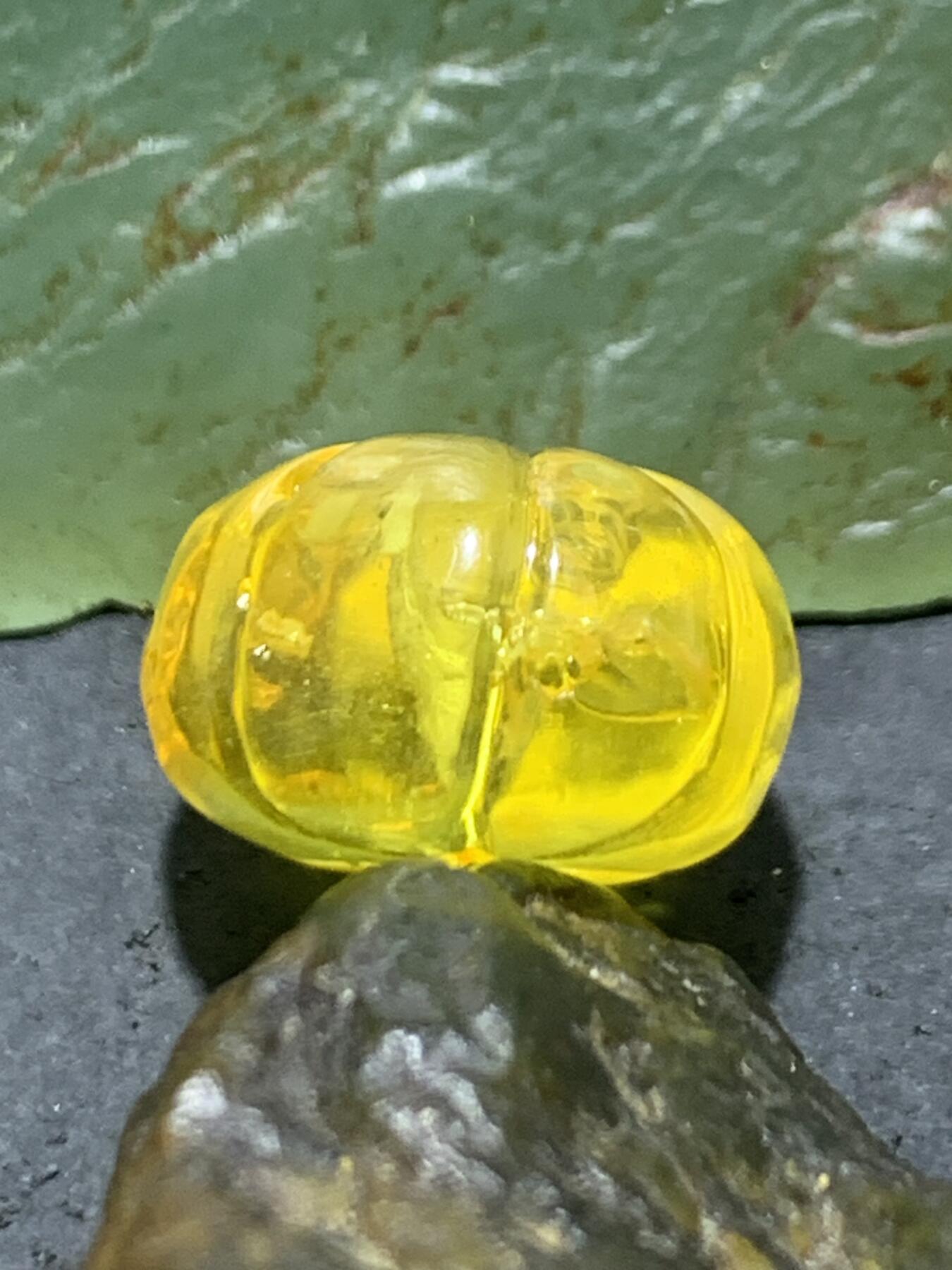 天然通货乌克兰原矿蜜蜡瓜珠一颗！！