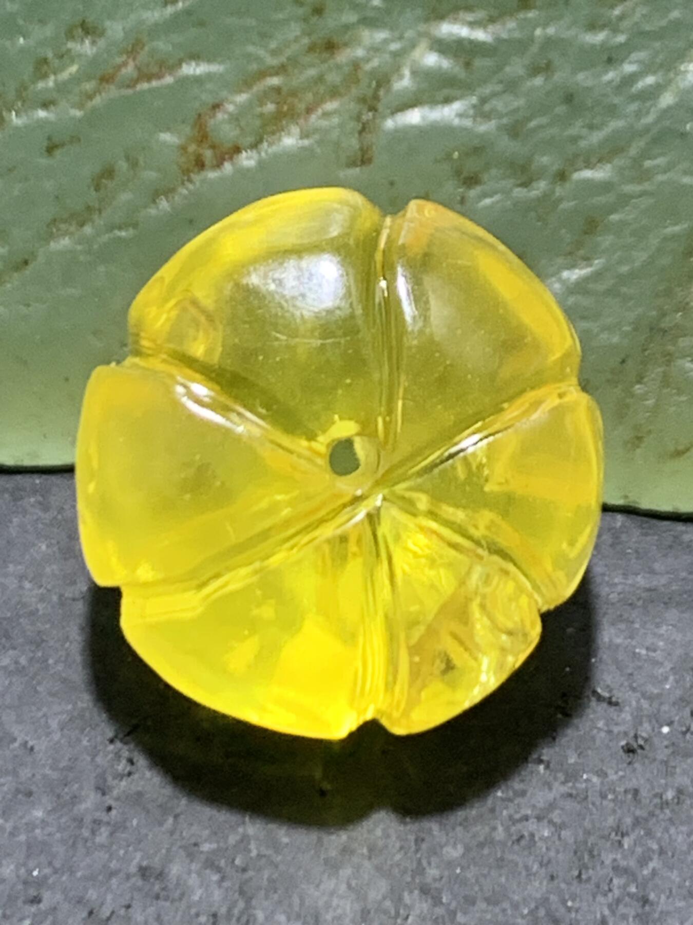 天然通货乌克兰原矿蜜蜡瓜珠一颗！！