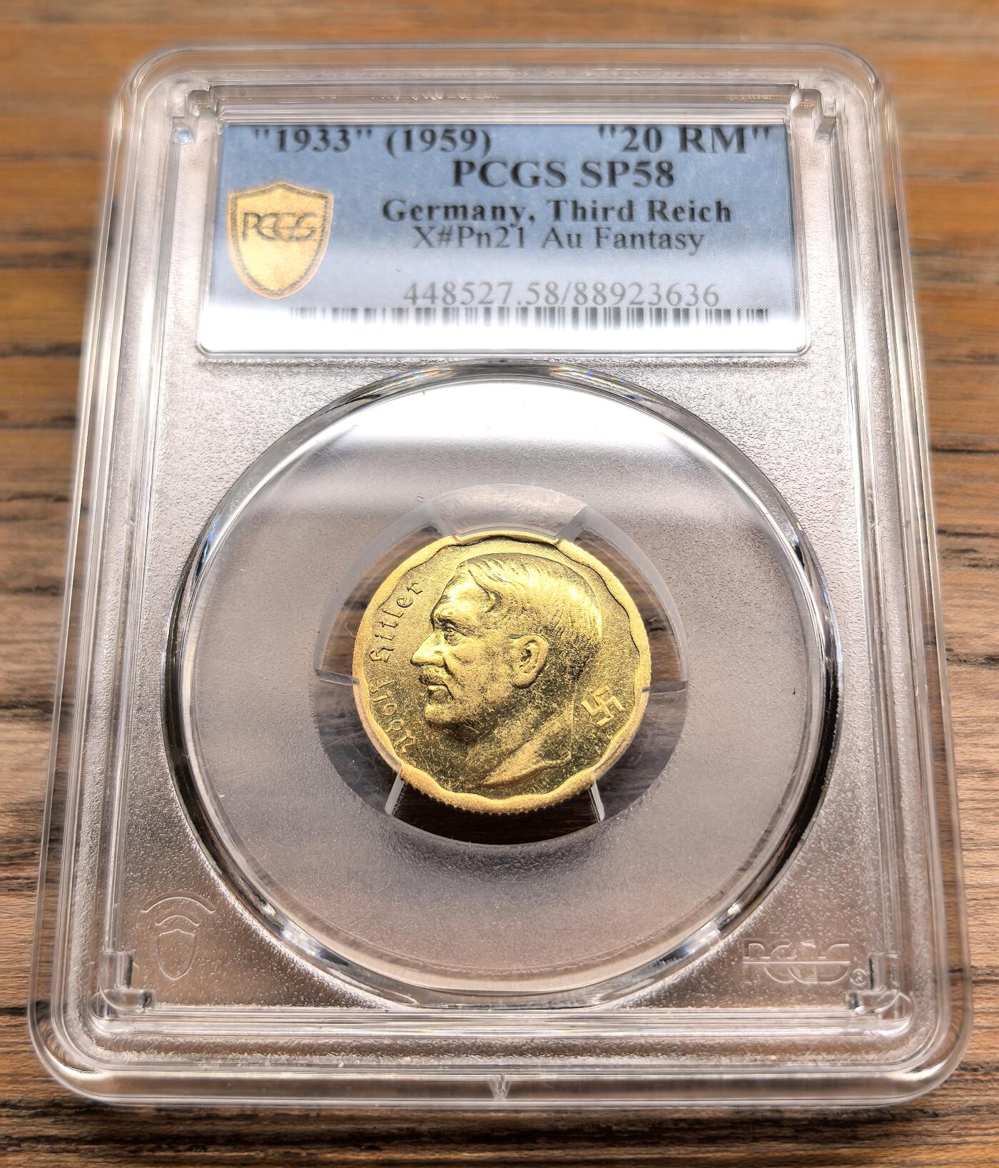 凡希社世界钱币微拍第二百九十八期 1933德国元首金质纪念章PCGS-AU58，元首像与勃兰登堡门。（视频参考）