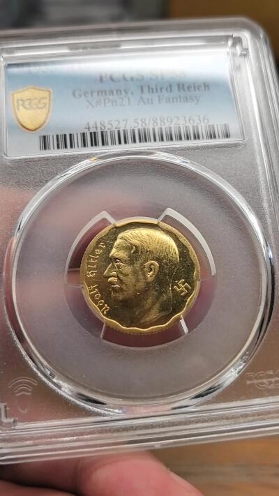 凡希社世界钱币微拍第二百九十八期 1933德国元首金质纪念章PCGS-AU58，元首像与勃兰登堡门。（视频参考）
