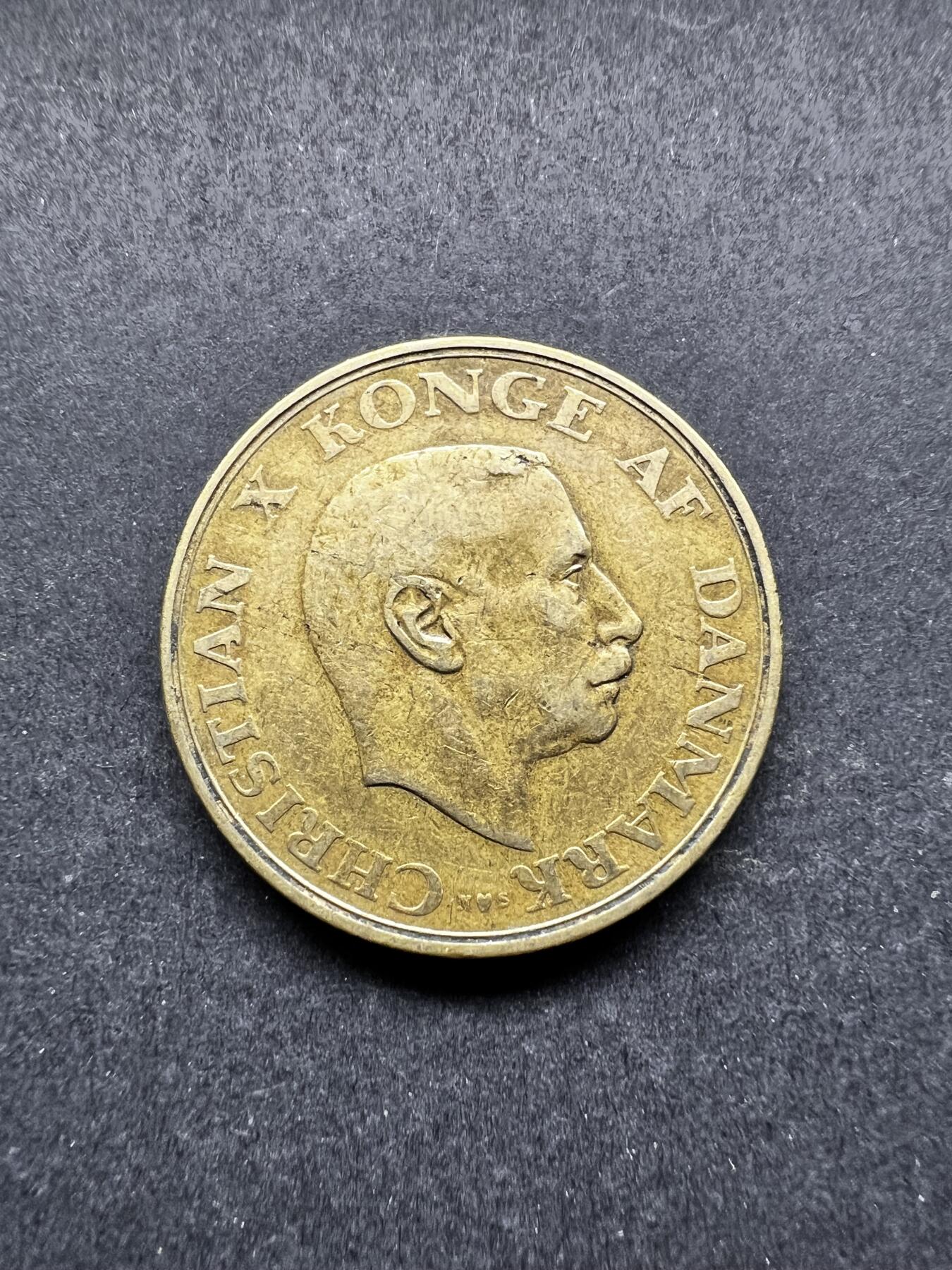 聚福钱庄★世界钱币第三期 无佣金 可寄存 满百包邮  丹麦1945年1克朗铜币
