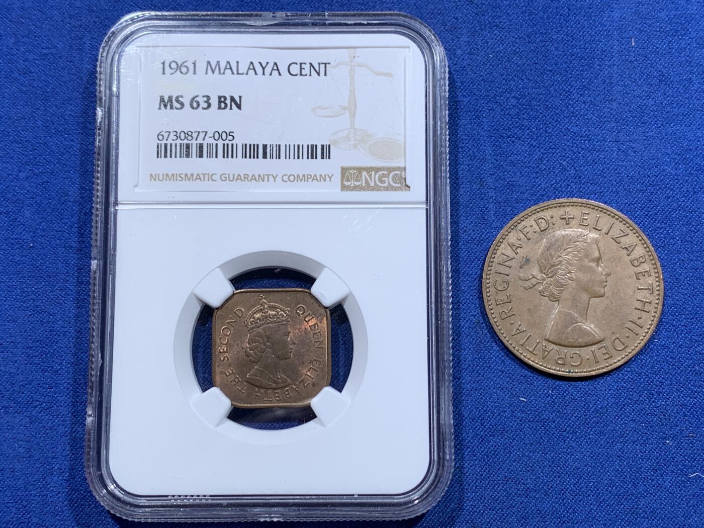 《竞宝斋》第358场 周日，周一  2场连拍 （全场包邮） 两枚一组 NGC MS63 英属马来亚婆罗洲1961年伊丽莎白二世1分铜币 原味包浆 + 英国1967年伊丽莎白二世1便士铜币 原味包浆