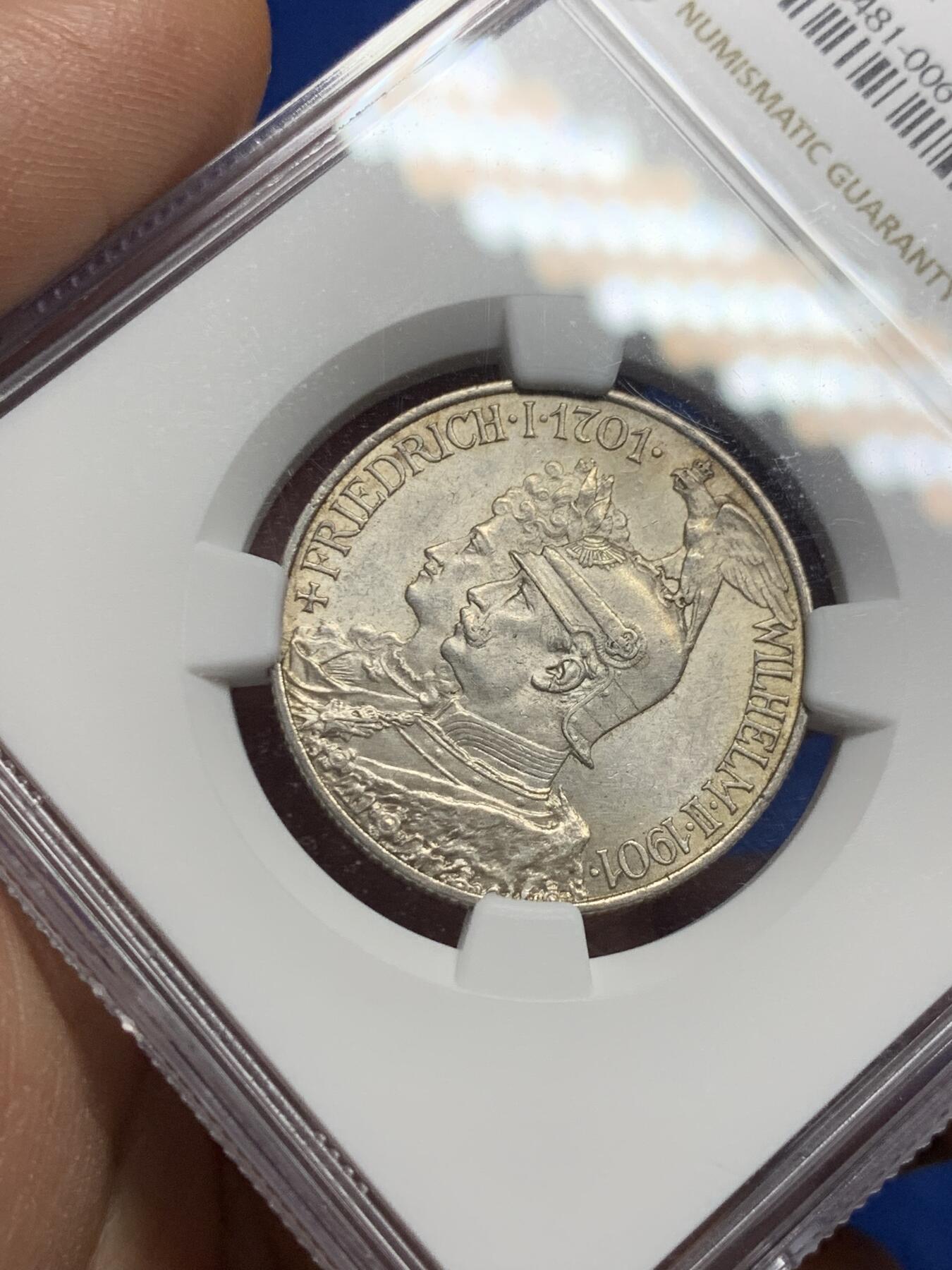 《竞宝斋》第358场 周日，周一  2场连拍 （全场包邮） NGC MS61 德国普鲁士1901年建国200周年纪念2马克银币