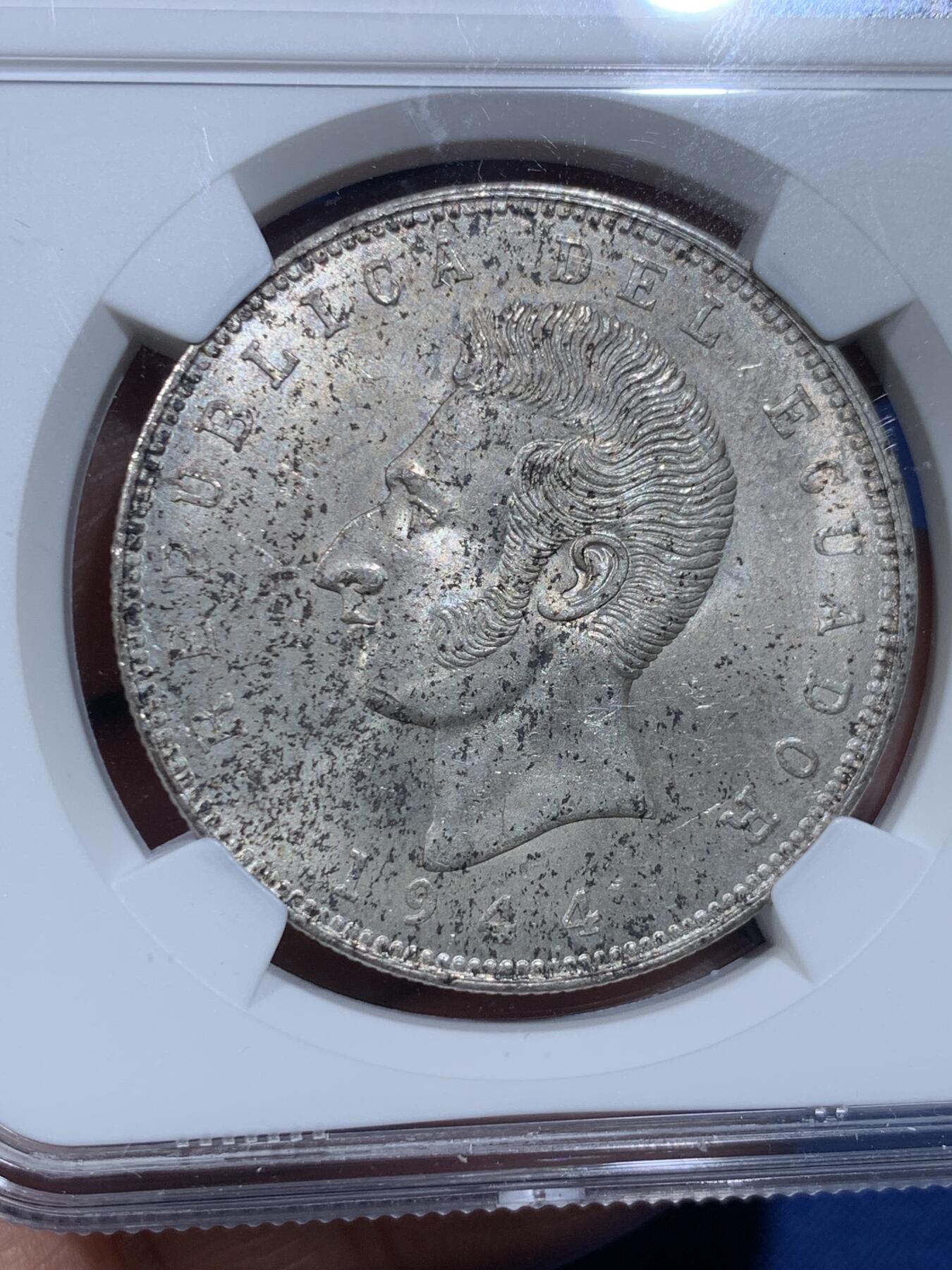 《竞宝斋》第358场 周日，周一  2场连拍 （全场包邮） NGC MS63 厄瓜多尔1944年5苏克雷银币 原汁原味老包浆，包浆醇厚，状态极佳。