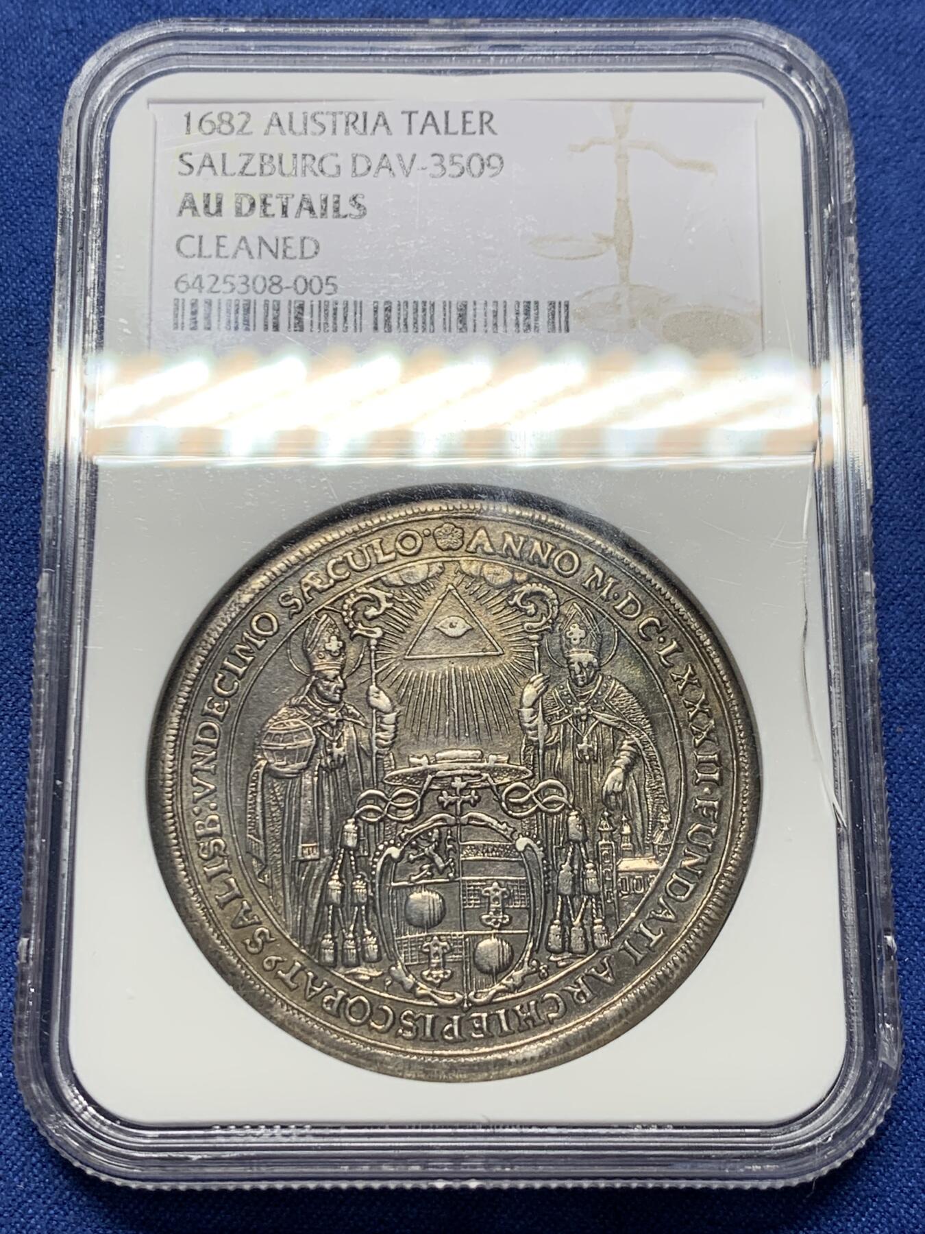 《竞宝斋》第358场 周日，周一  2场连拍 （全场包邮） NGC AUD 奥地利萨尔茨堡1682年主教区建立1100年泰勒大银币 暗金色包浆 细节精美 稀少品种 盒子右侧有磕