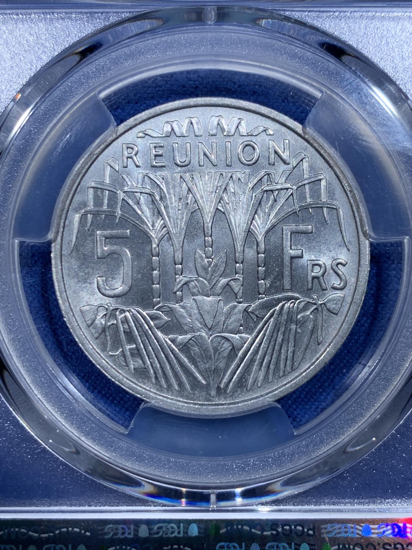 《竞宝斋》第358场 周日，周一  2场连拍 （全场包邮） PCGS MS65 留尼旺1955年5法郎 很少见的大面值 卷拆品 两面爆光 这种品相市面上已经很少见了 留尼旺热门品种 喜欢的不要错过了