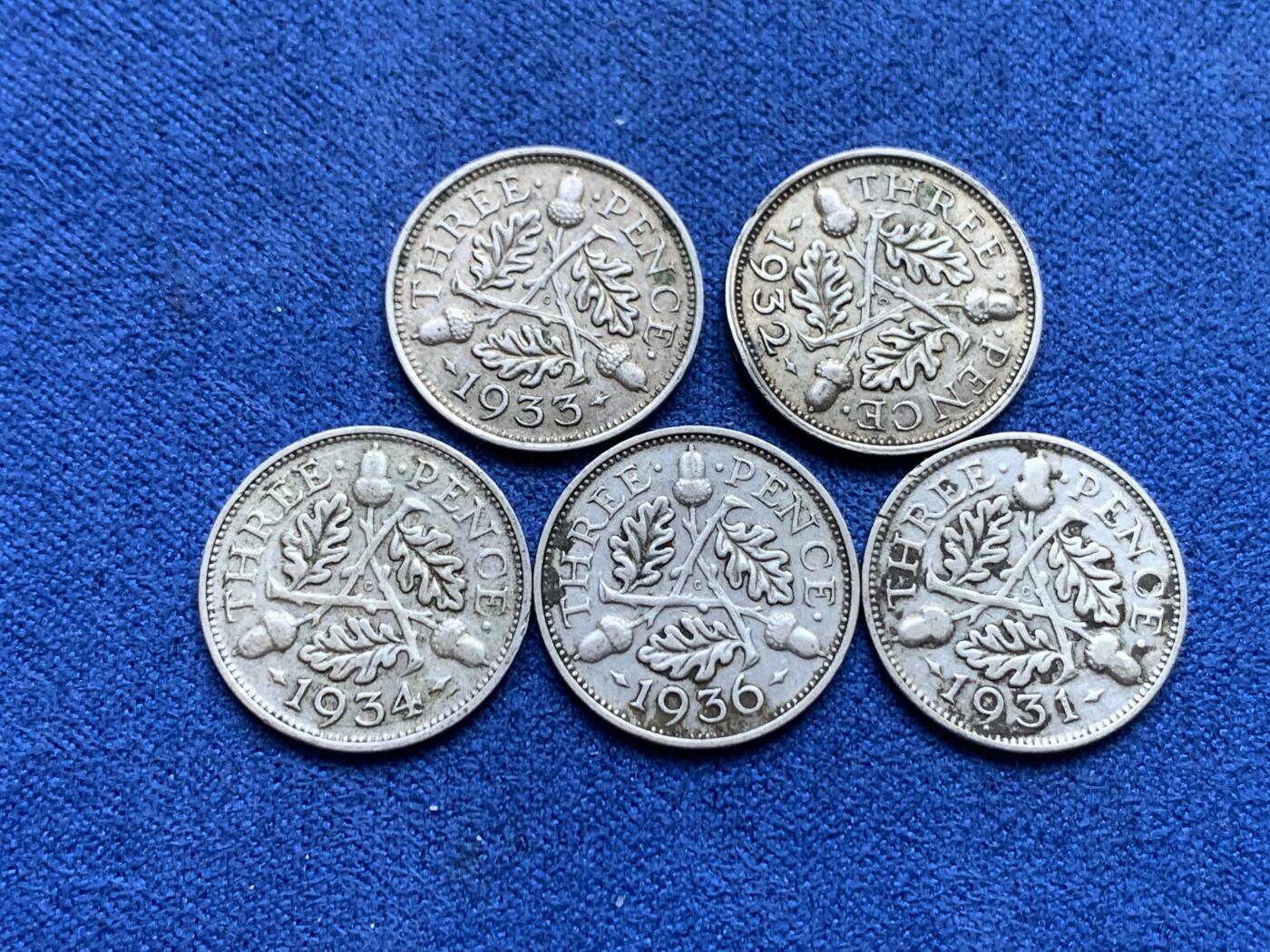 《竞宝斋》第358场 周日，周一  2场连拍 （全场包邮） 五枚一组 英国乔治五世3便士银币 细节见图