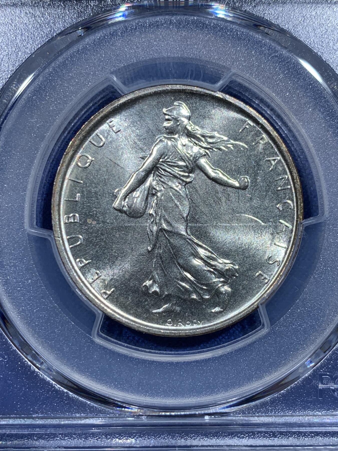 《竞宝斋》第358场 周日，周一  2场连拍 （全场包邮） PCGS MS66 法国1965年行走女神5法郎银币，车轮光状态漂亮，高分！此分数合适收藏！
