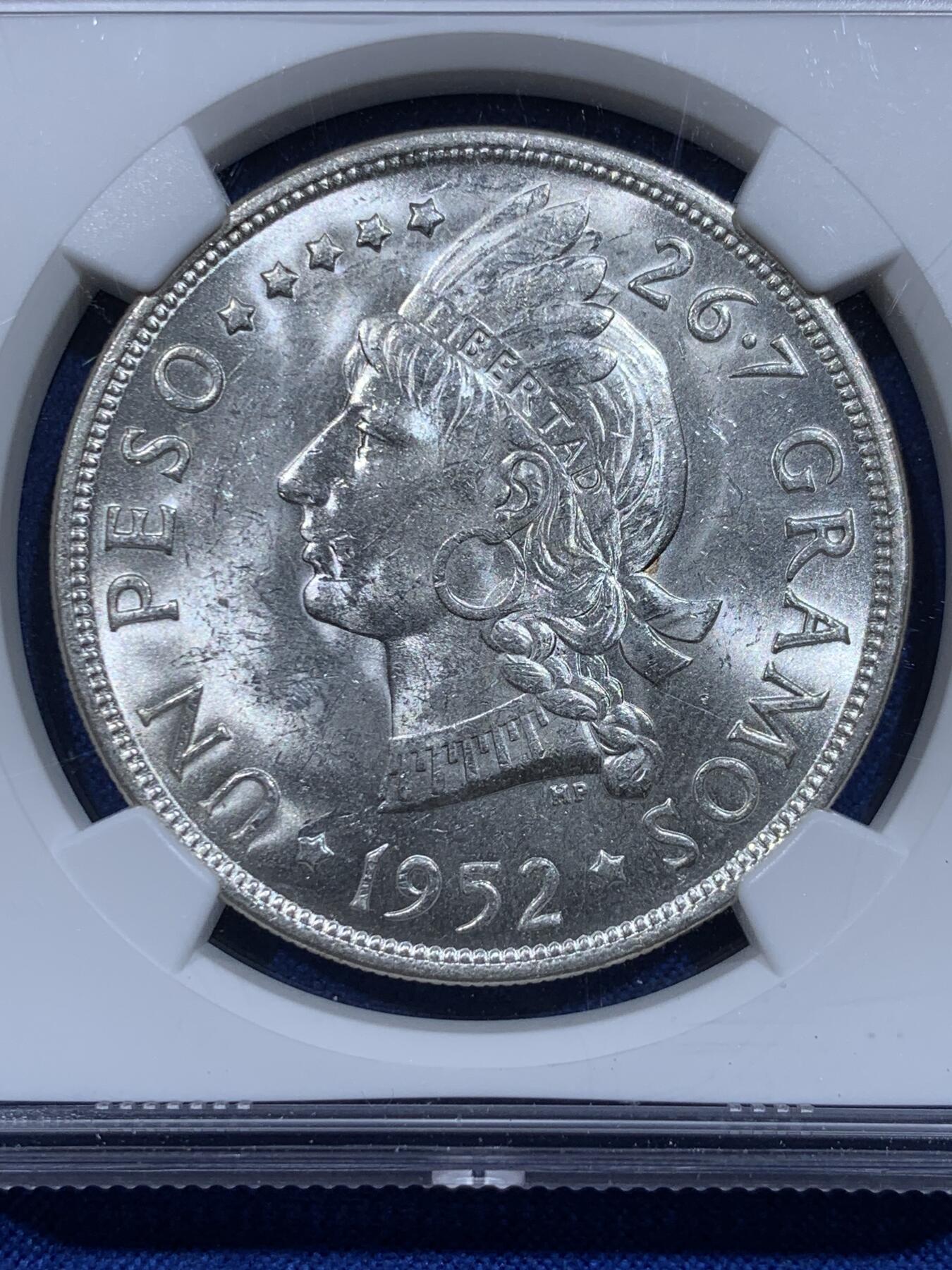 《竞宝斋》第359场 周日，周一  2场连拍 （全场包邮） NGC MS62 多米尼加共和国1952年女神1比索纪念银币，1939-1952年共发行35001枚，流通版币最后一年。