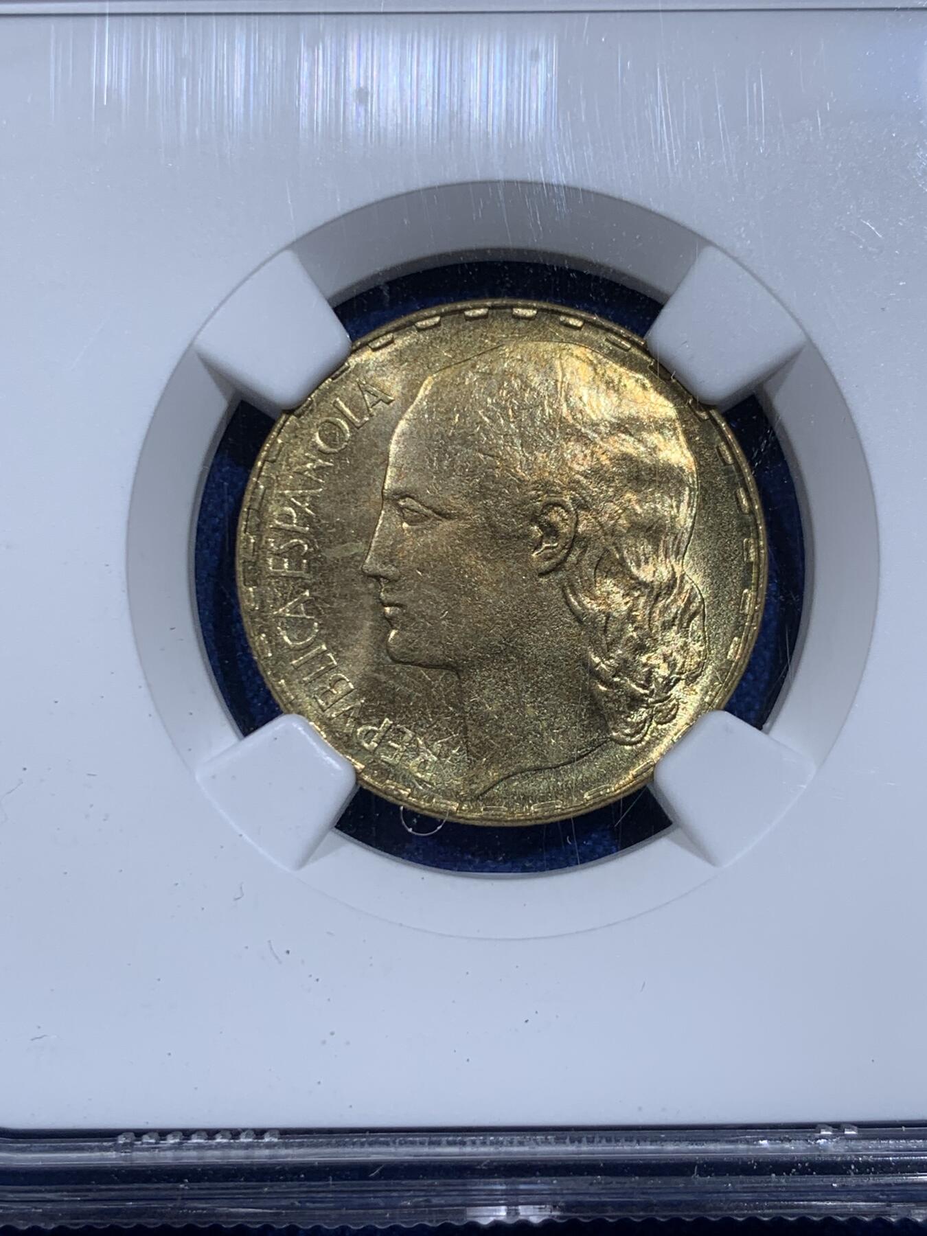 《竞宝斋》第359场 周日，周一  2场连拍 （全场包邮） NGC MS64 西班牙1937年内战1比塞塔黄铜币 留存下来的不多 这样的品相就更加少见了