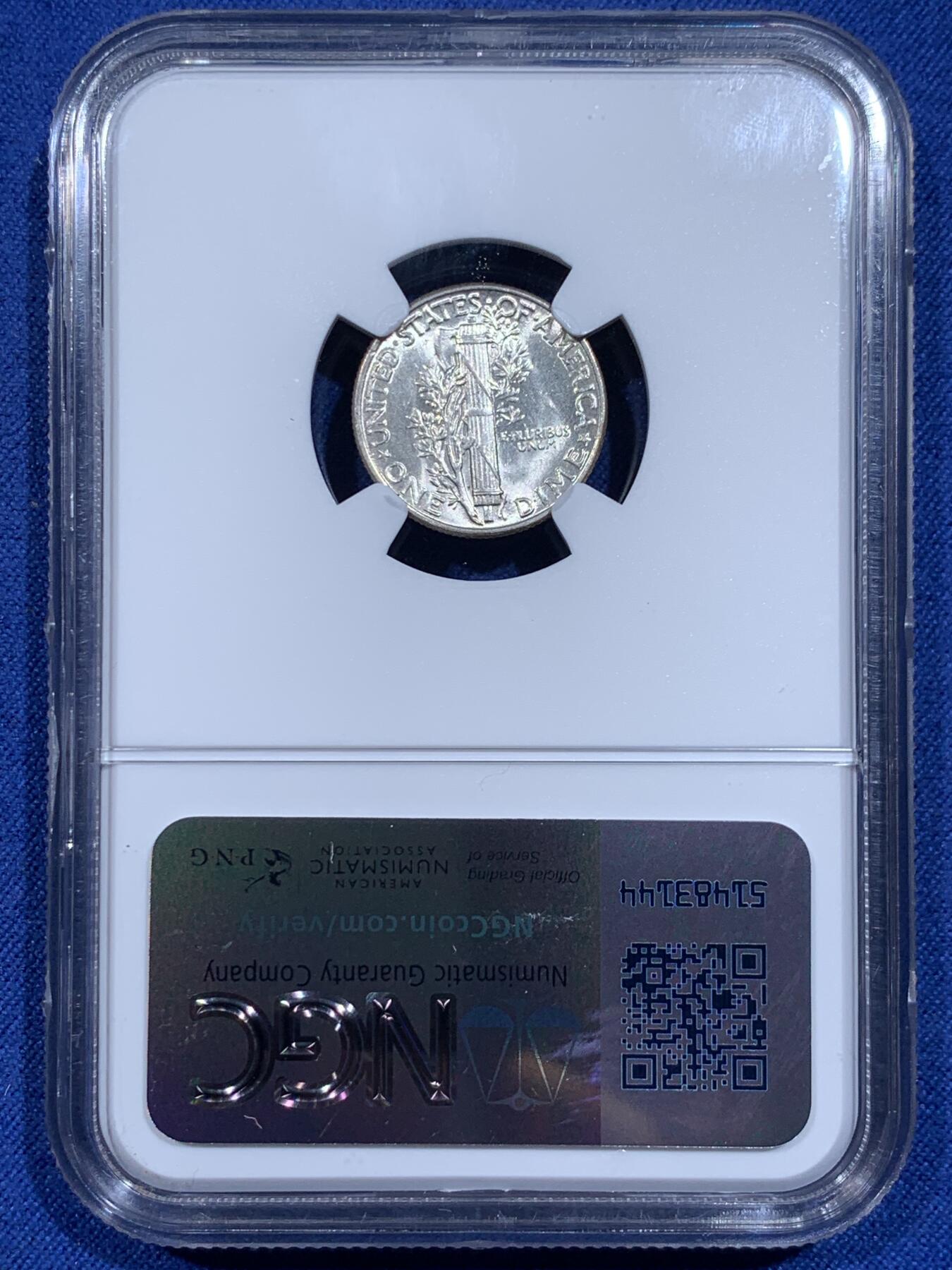 《竞宝斋》第359场 周日，周一  2场连拍 （全场包邮） NGC MS64 美国1945年小飞人10分银币 两面转光 细节不错 64分性价比高