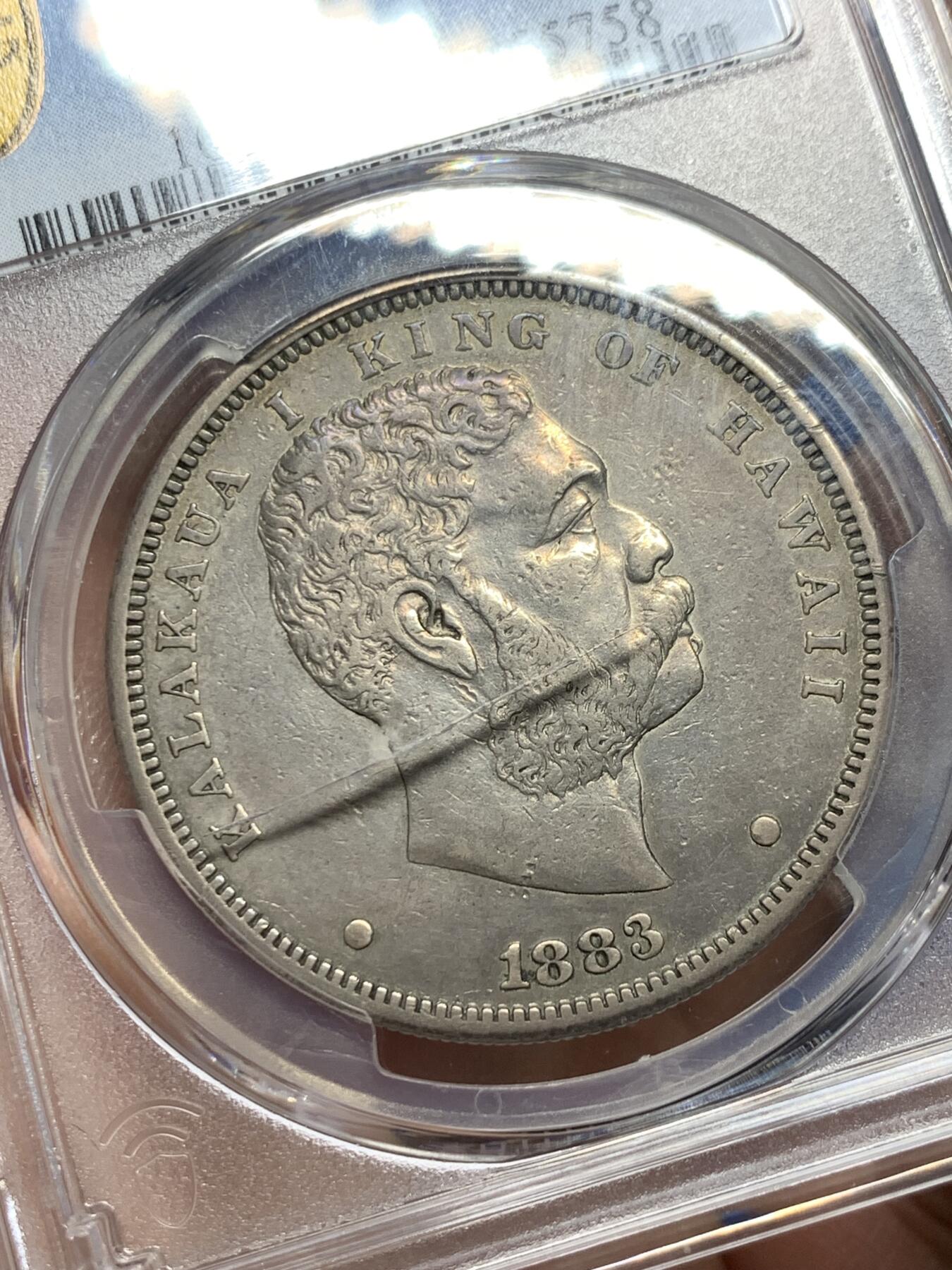 《竞宝斋》第359场 周日，周一  2场连拍 （全场包邮） PCGS XF40 夏威夷王国卡拉卡瓦一世1元银币，名誉品灰彩包浆，盒子表面牛毛纹裂不影响币