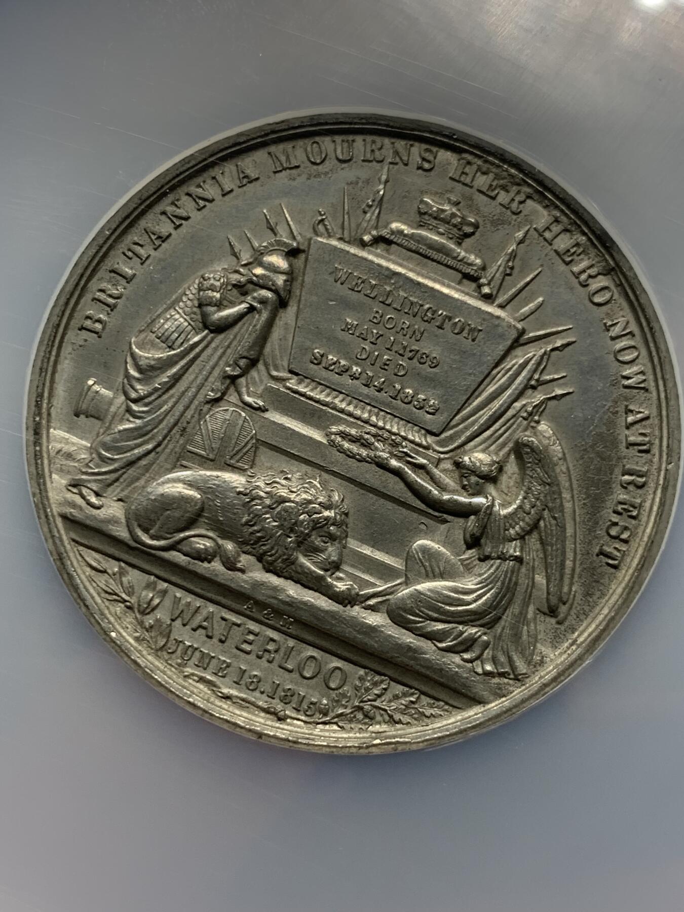 《竞宝斋》第359场 周日，周一  2场连拍 （全场包邮） NGC MS61 首见品 英国1852维多利亚奖章 惠林顿公爵纪念章 直径52mm 重39.2g 大盒加厚封装 WM材质